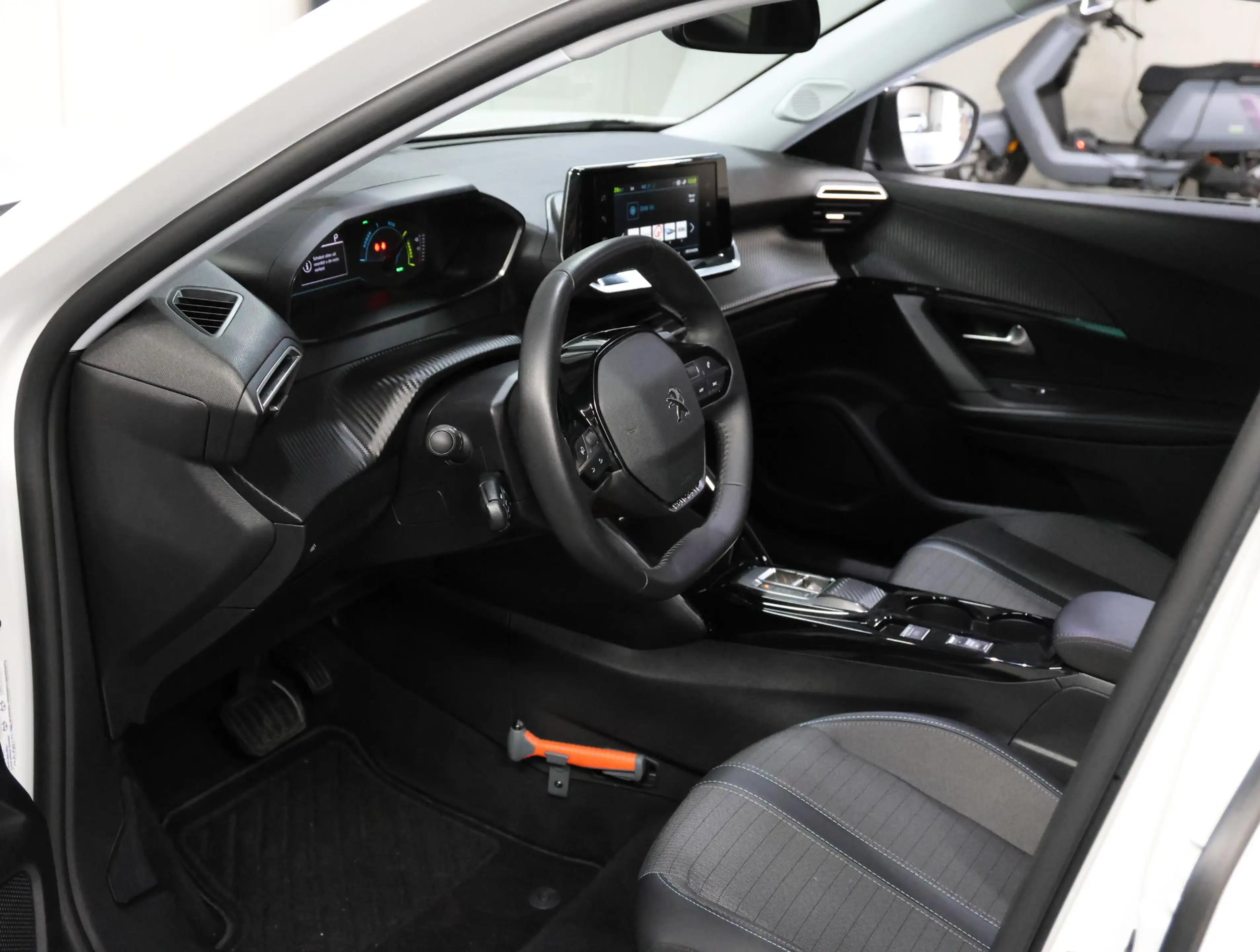 Peugeot e-2008 EV Allure 50 kWh 136PK | 1ste eigenaar | AppleCarP — photo 12