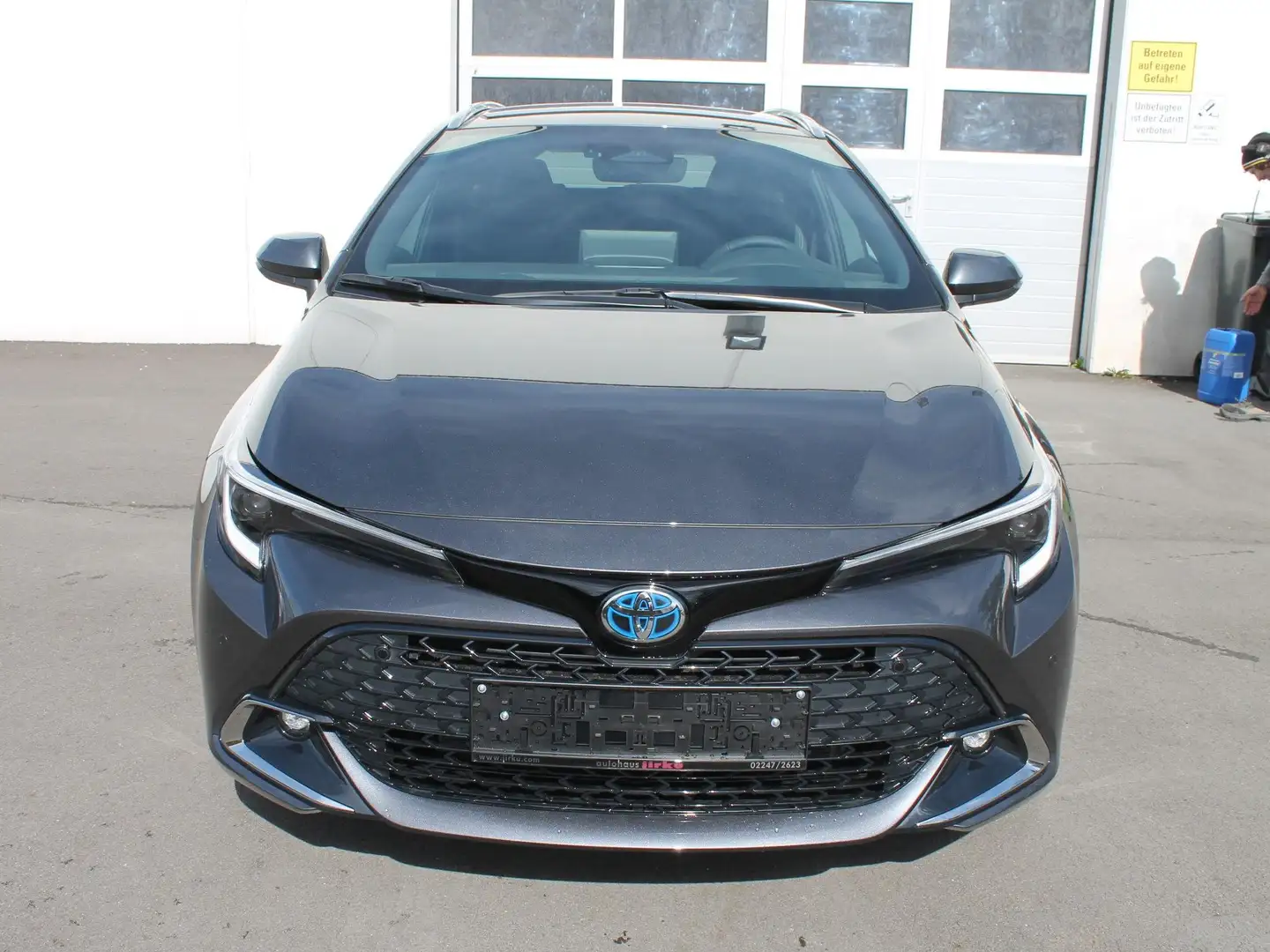 Toyota Corolla TS 1,8 Hybrid Aut. Teamplayer mit Technik-Paket! Grau - 2