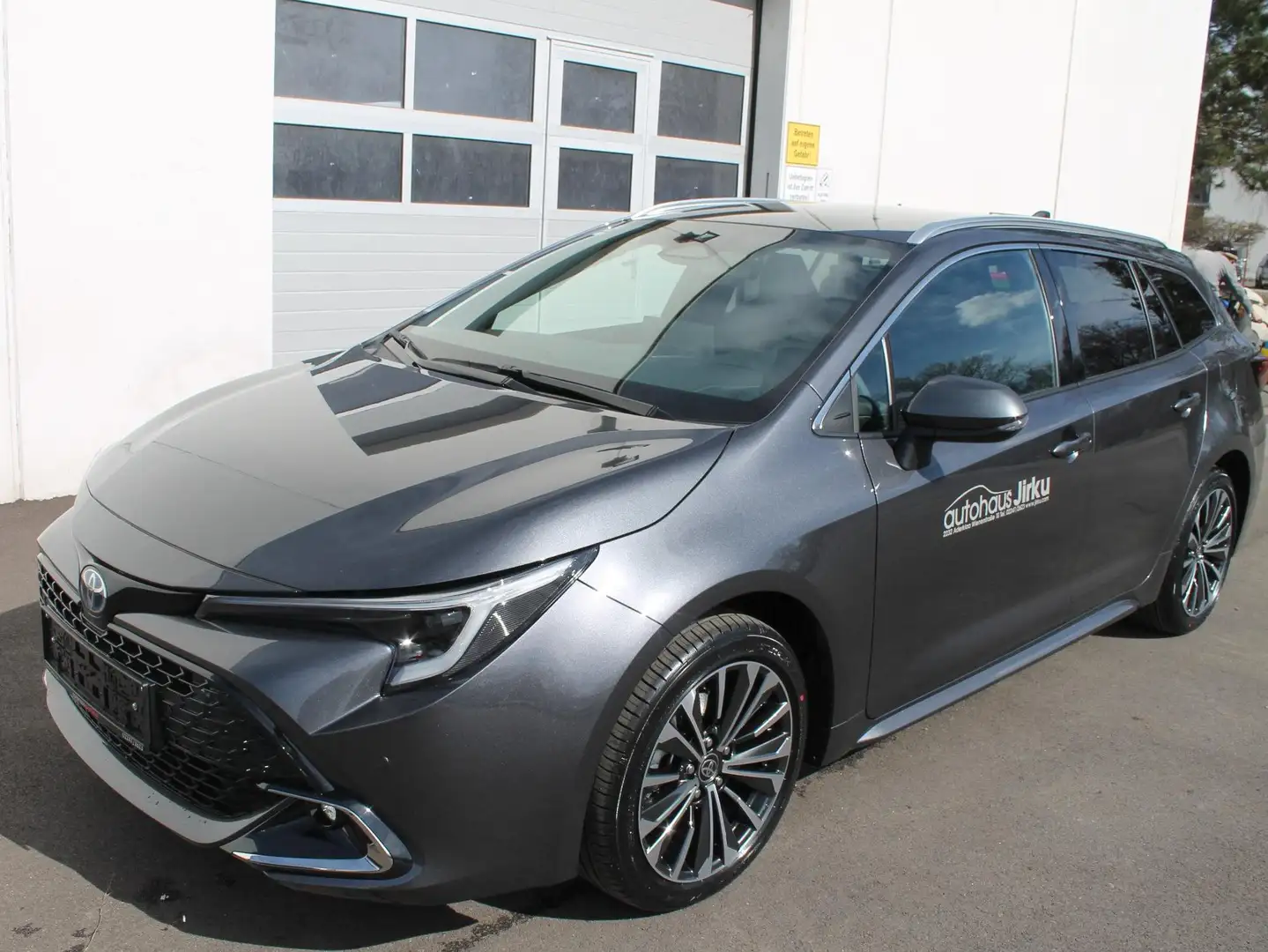 Toyota Corolla TS 1,8 Hybrid Aut. Teamplayer mit Technik-Paket! Grau - 1