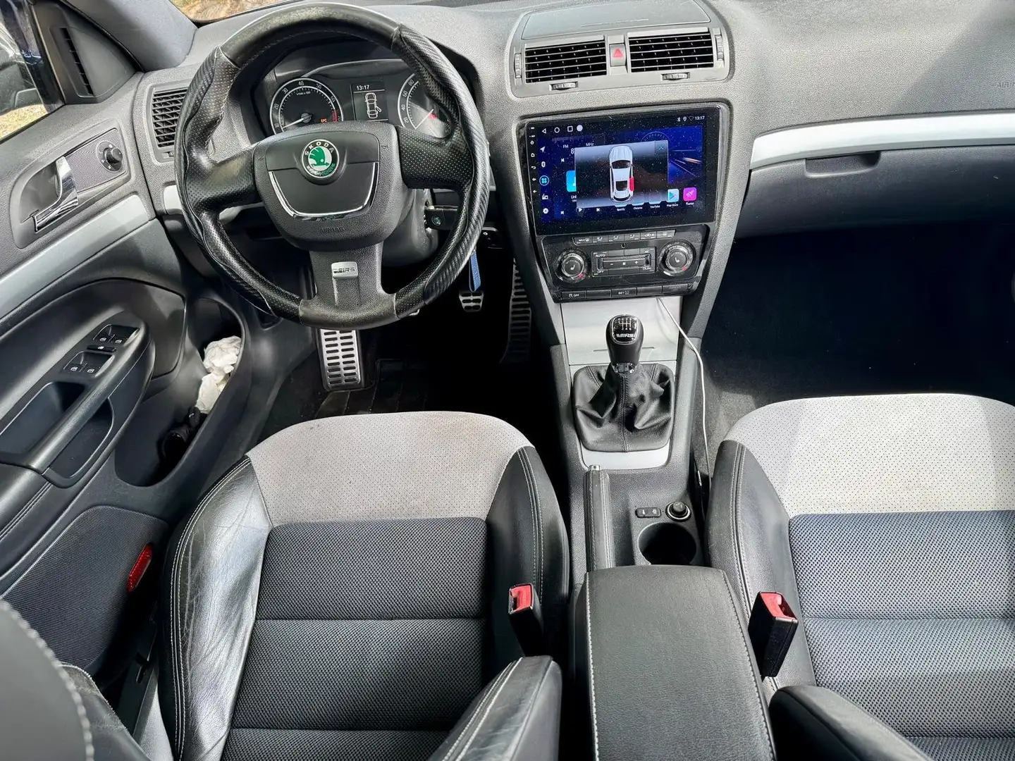 Skoda Octavia RS Navi 18 Zoll Leder Xenon Klimaaut Sportfahrwerk Noir - 2