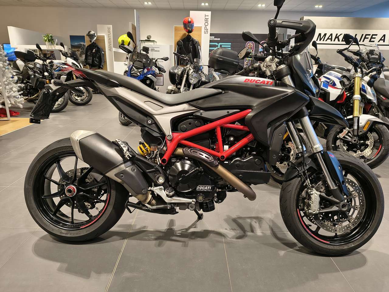 Ducati Hypermotard 821 Dark