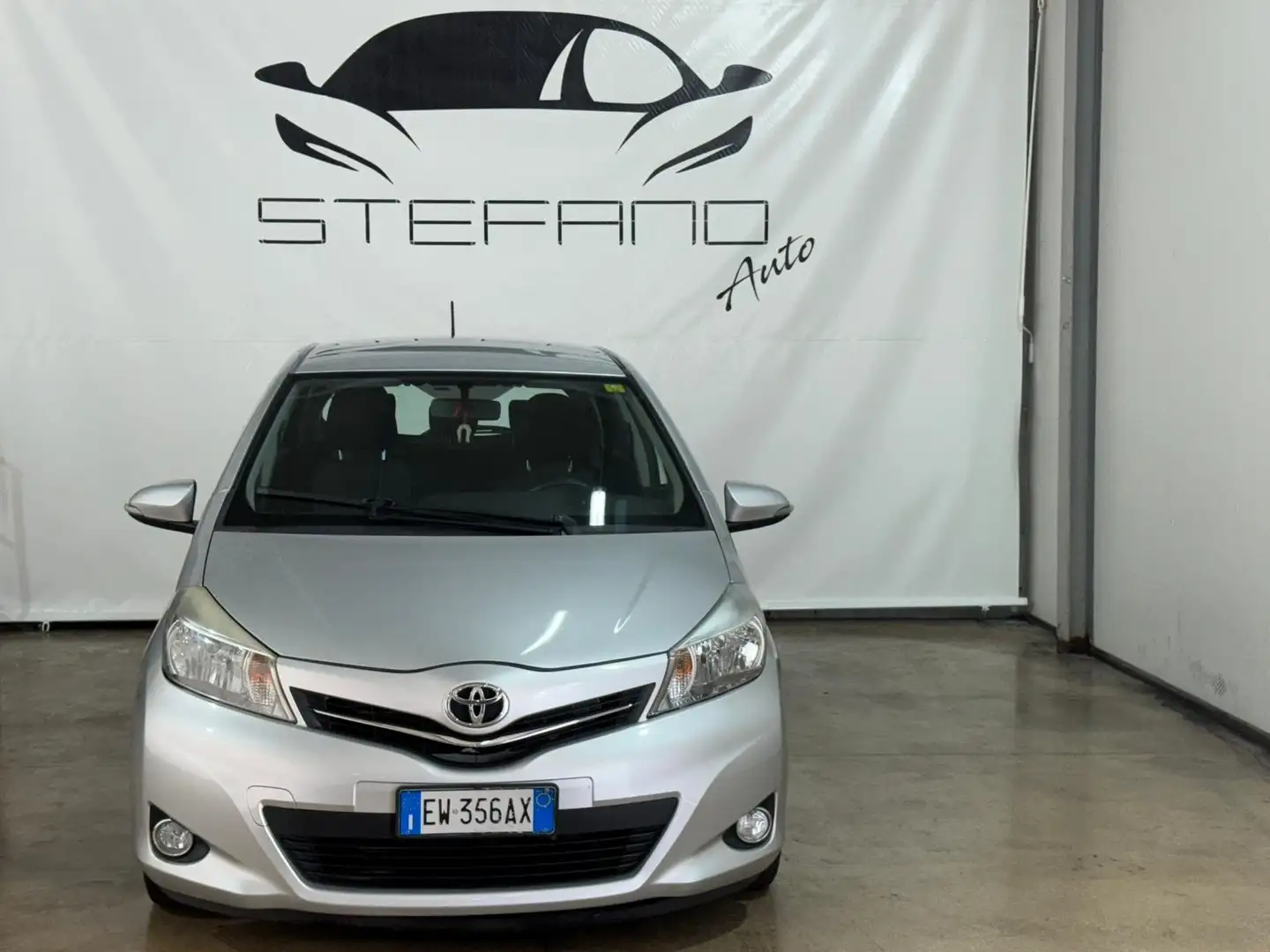 Toyota Yaris 5p 1.4 d-4d Active Argento - 2
