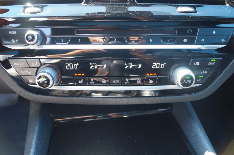 BMW 530 d Touring xDrive *AHK*Pano*360*Lane*ACC*HUD* — photo 12