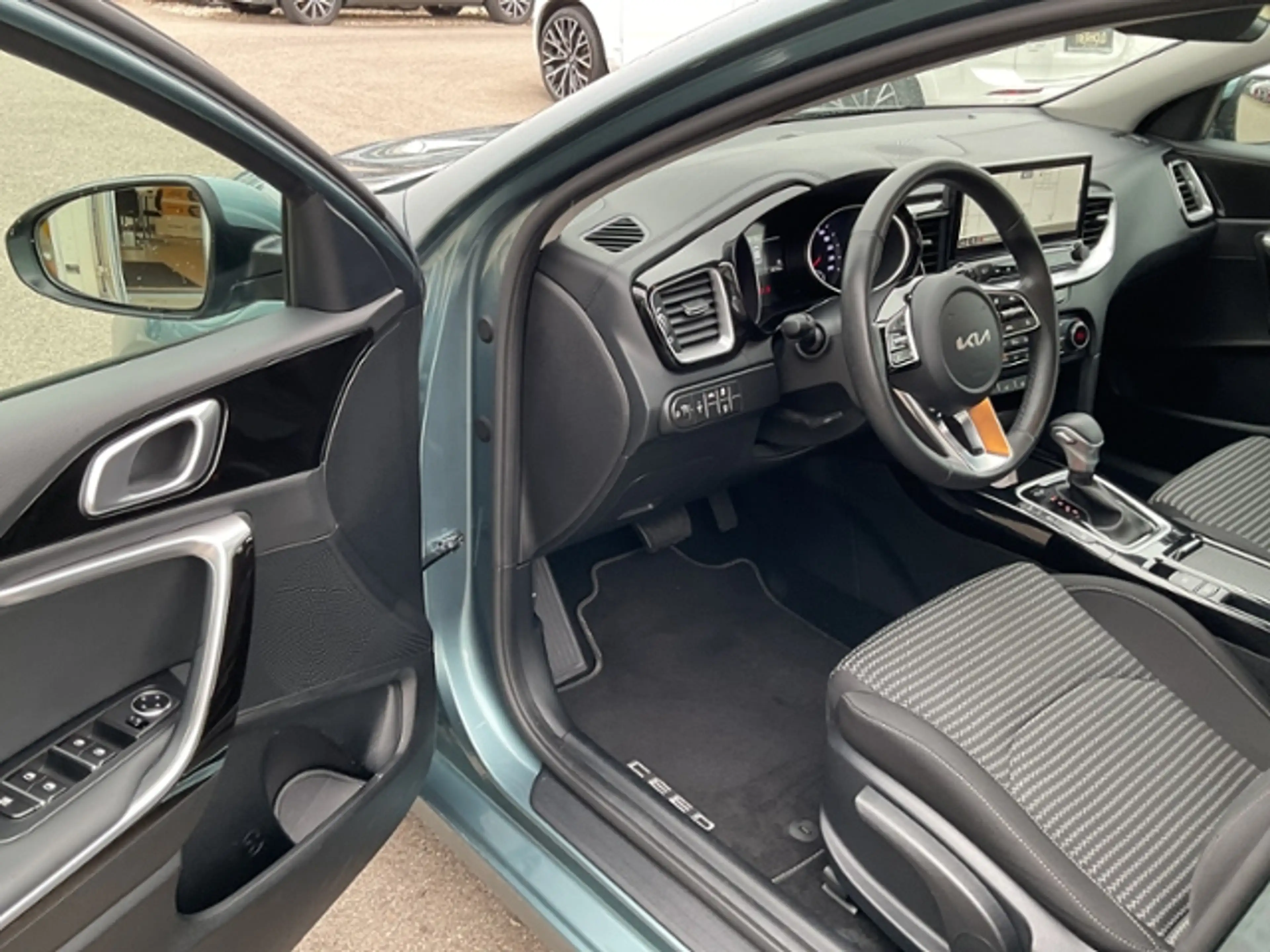 Kia Ceed / cee'd 1,5 AT Vision ACC Kamera Navi DAB — photo 15
