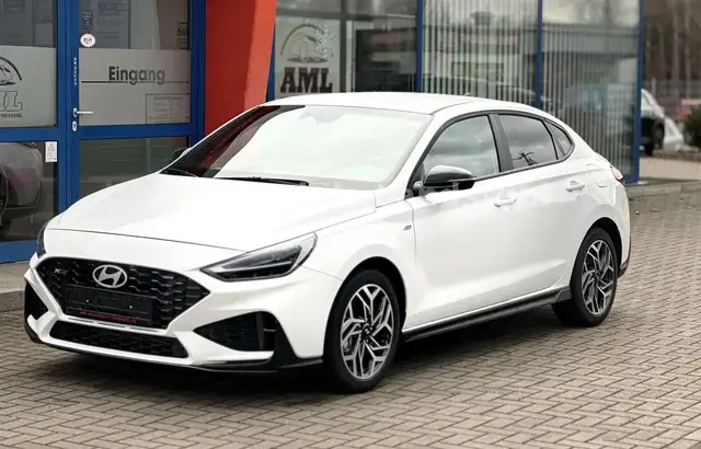 Hyundai i30 -N-LINE*LED*SZHZ*PDC*KAM*NAVI*CARPLA*KLIMATR*