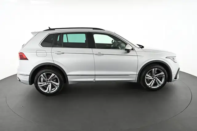 Volkswagen Tiguan view 6