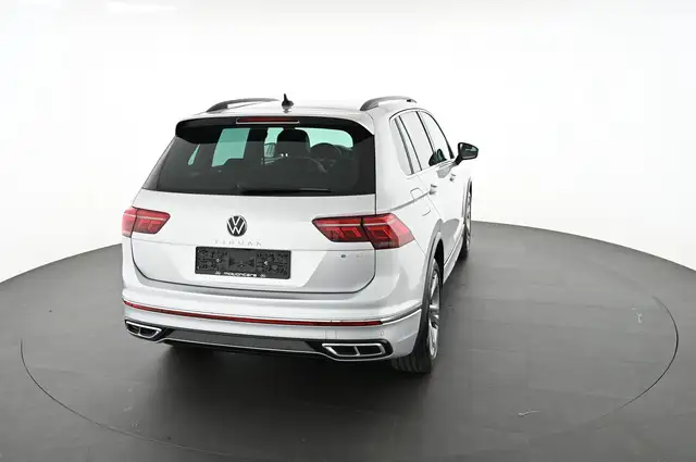 Volkswagen Tiguan view 12