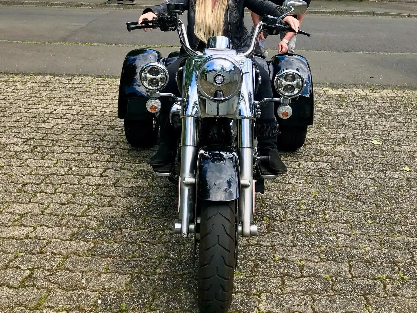 Harley-Davidson Freewheeler Black - 1