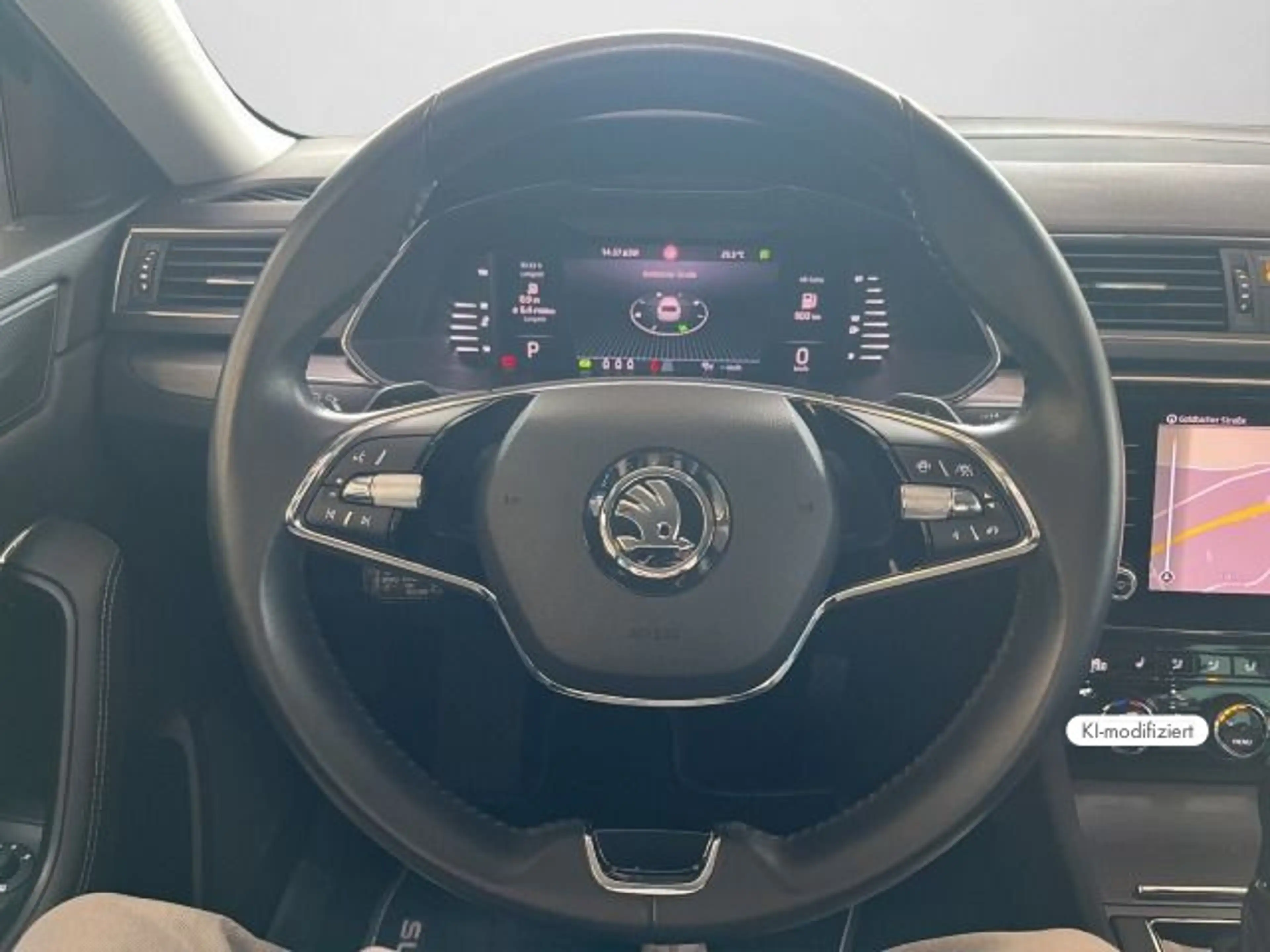 Skoda Superb Combi TDI DSG STYLE *Navi*ACC*Kamera*Park — photo 9