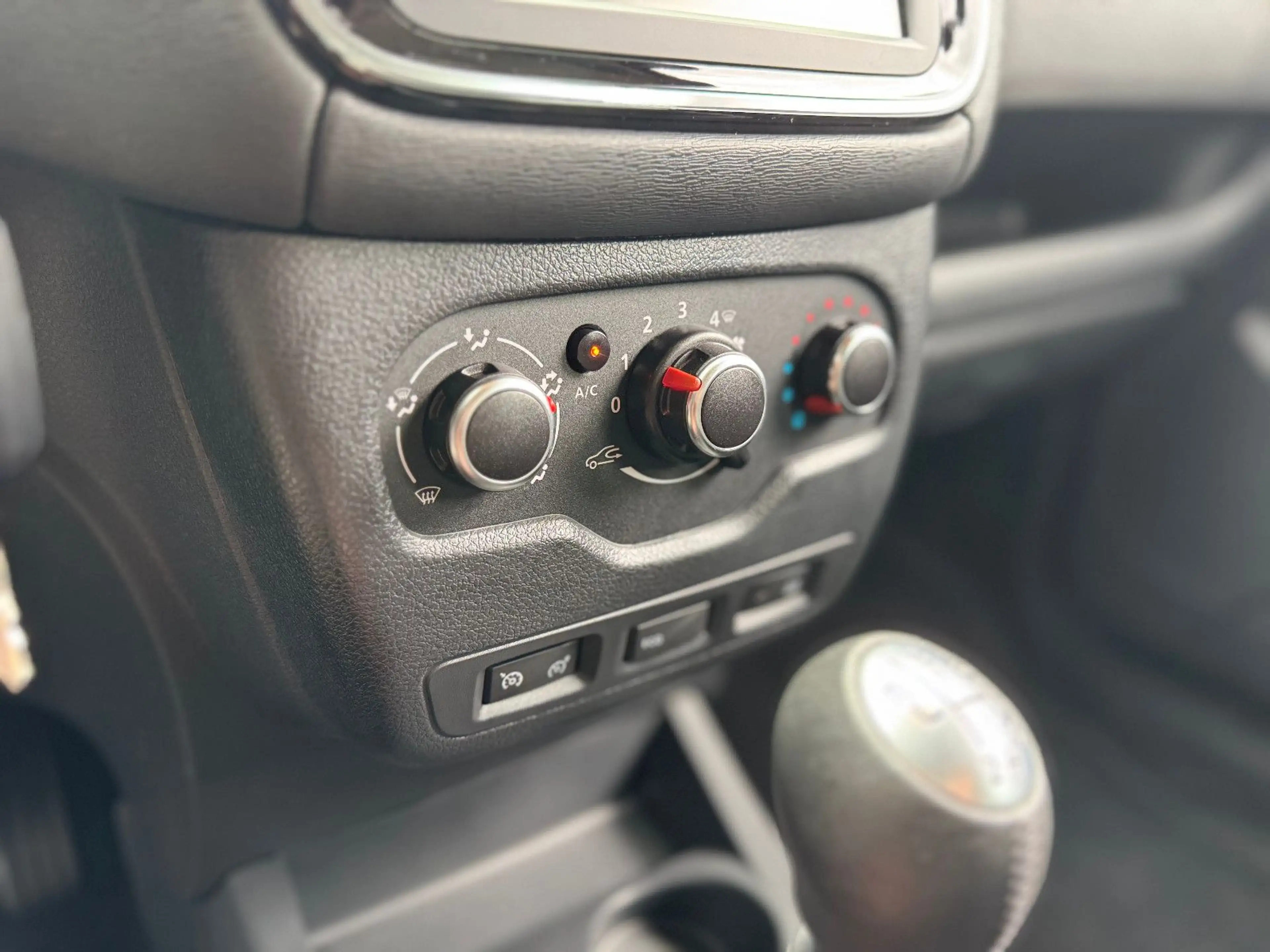Dacia Dokker Stepway NAVI+CAM KLIMA ALLWETTERRÄDER — photo 11