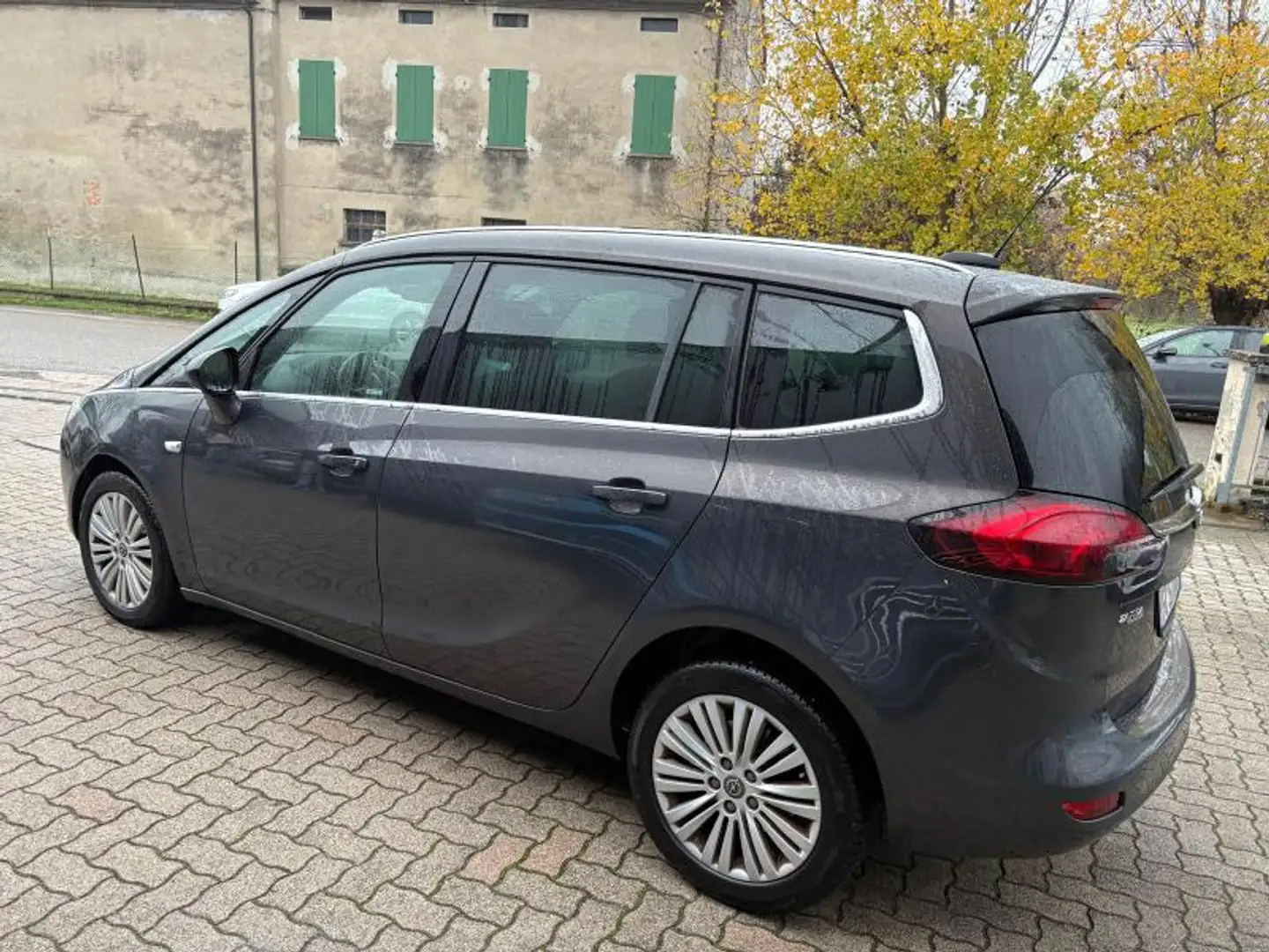Opel Zafira Tourer 1.6 t Cosmo ecoM 150cv 7 POSTI Grijs - 2