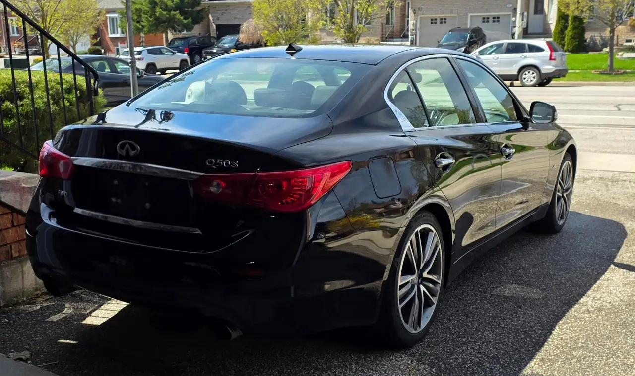 Infiniti Q50 снимка Infiniti Q50