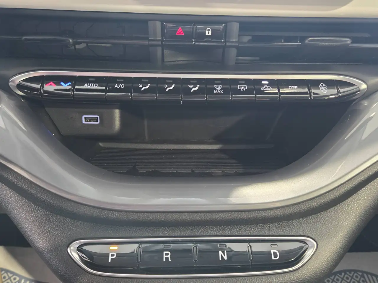Fiat 500 E Icon 42 KW / 118 CH ELECTRIQUE GROSSE BATTERIE, миниатюра 24