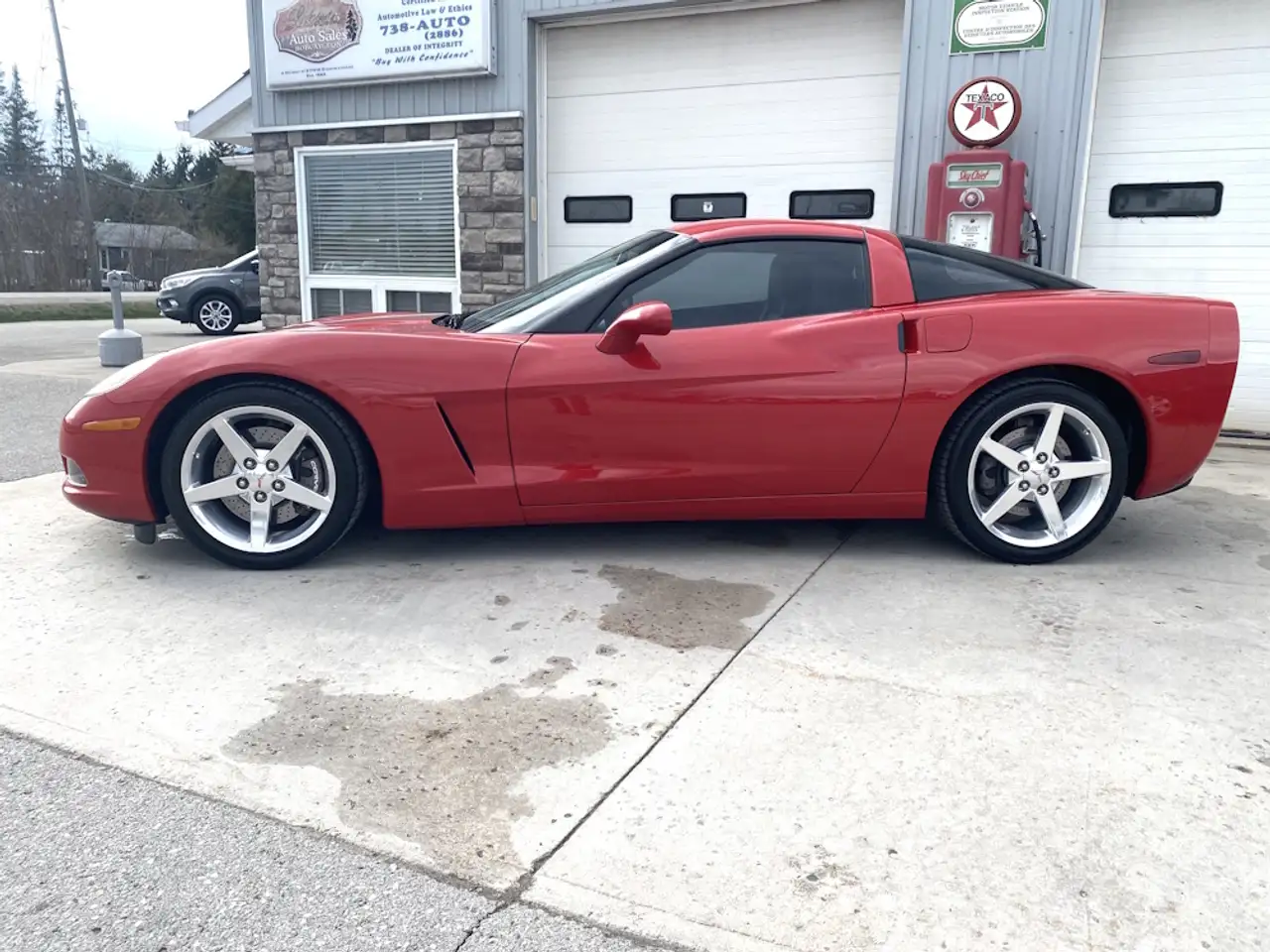 Chevrolet Corvette снимка Chevrolet Corvette