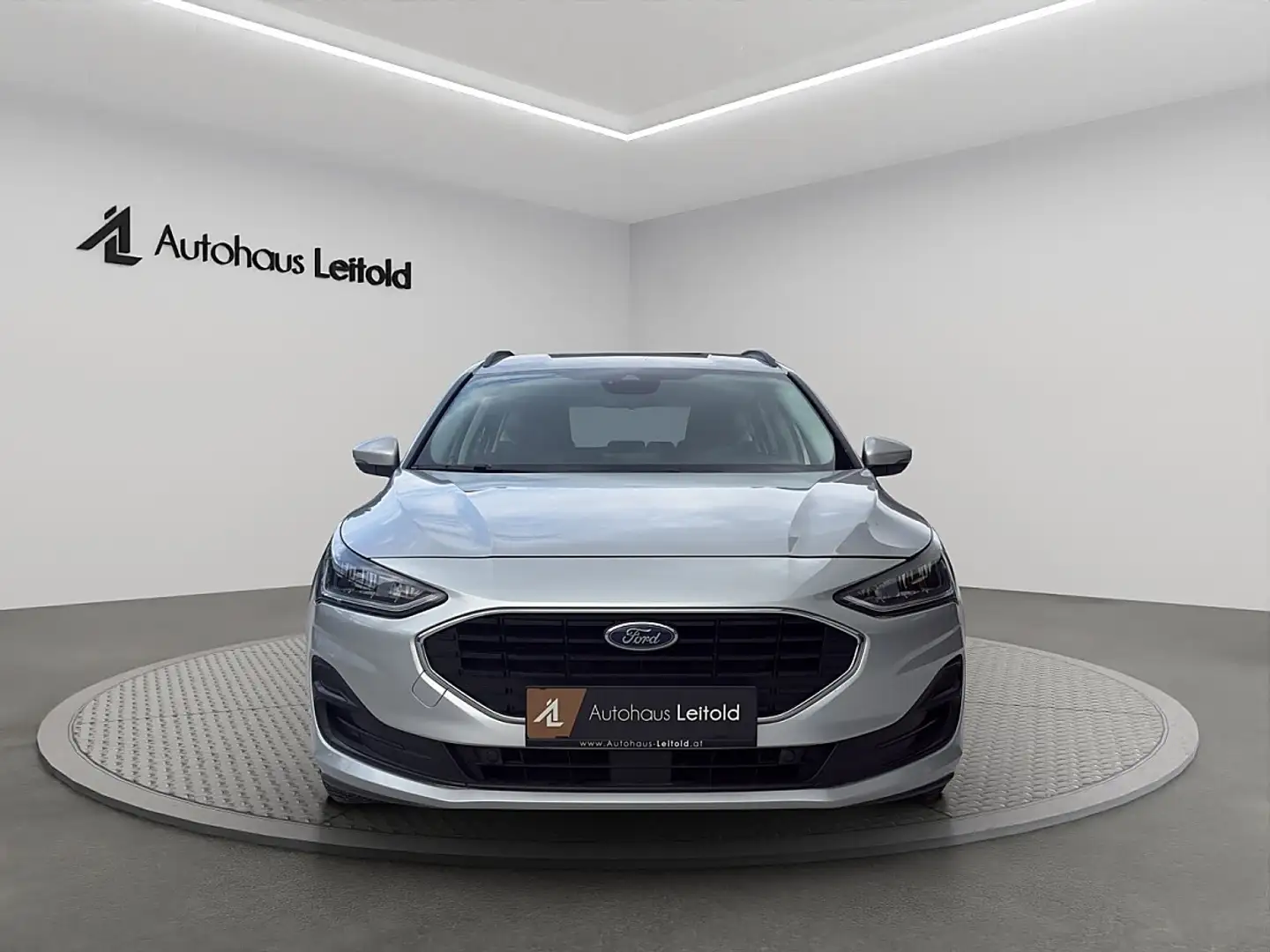 Ford Focus 1,5 EcoBlue Cool & Connect NAVI LED PDC KLIMA TEMP Silber - 2