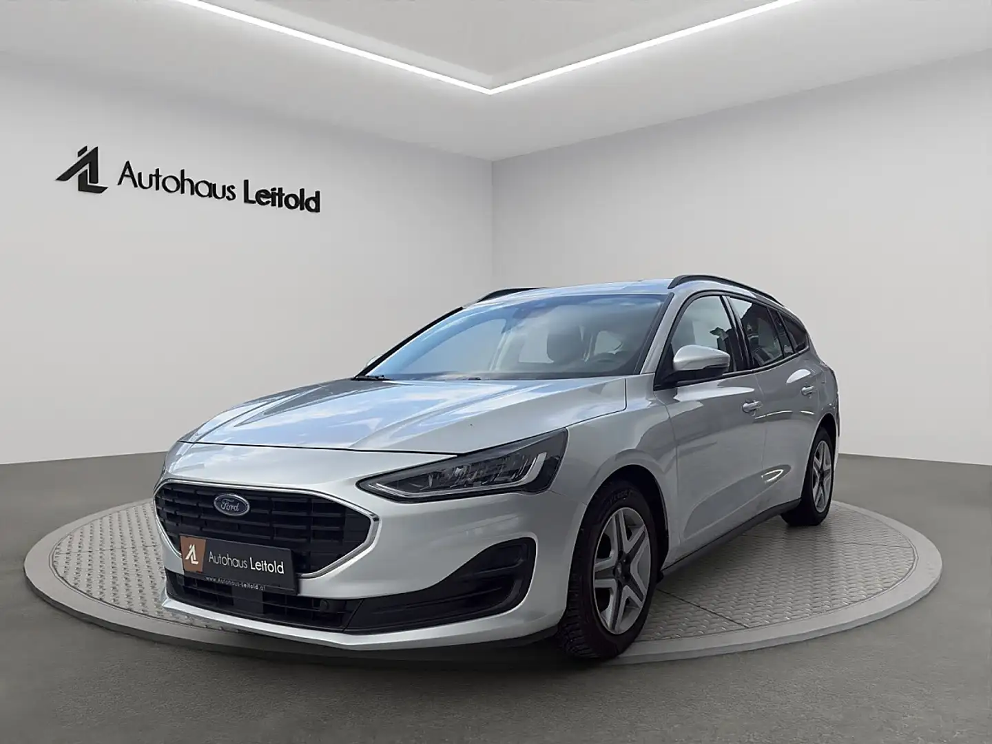 Ford Focus 1,5 EcoBlue Cool & Connect NAVI LED PDC KLIMA TEMP Silber - 1