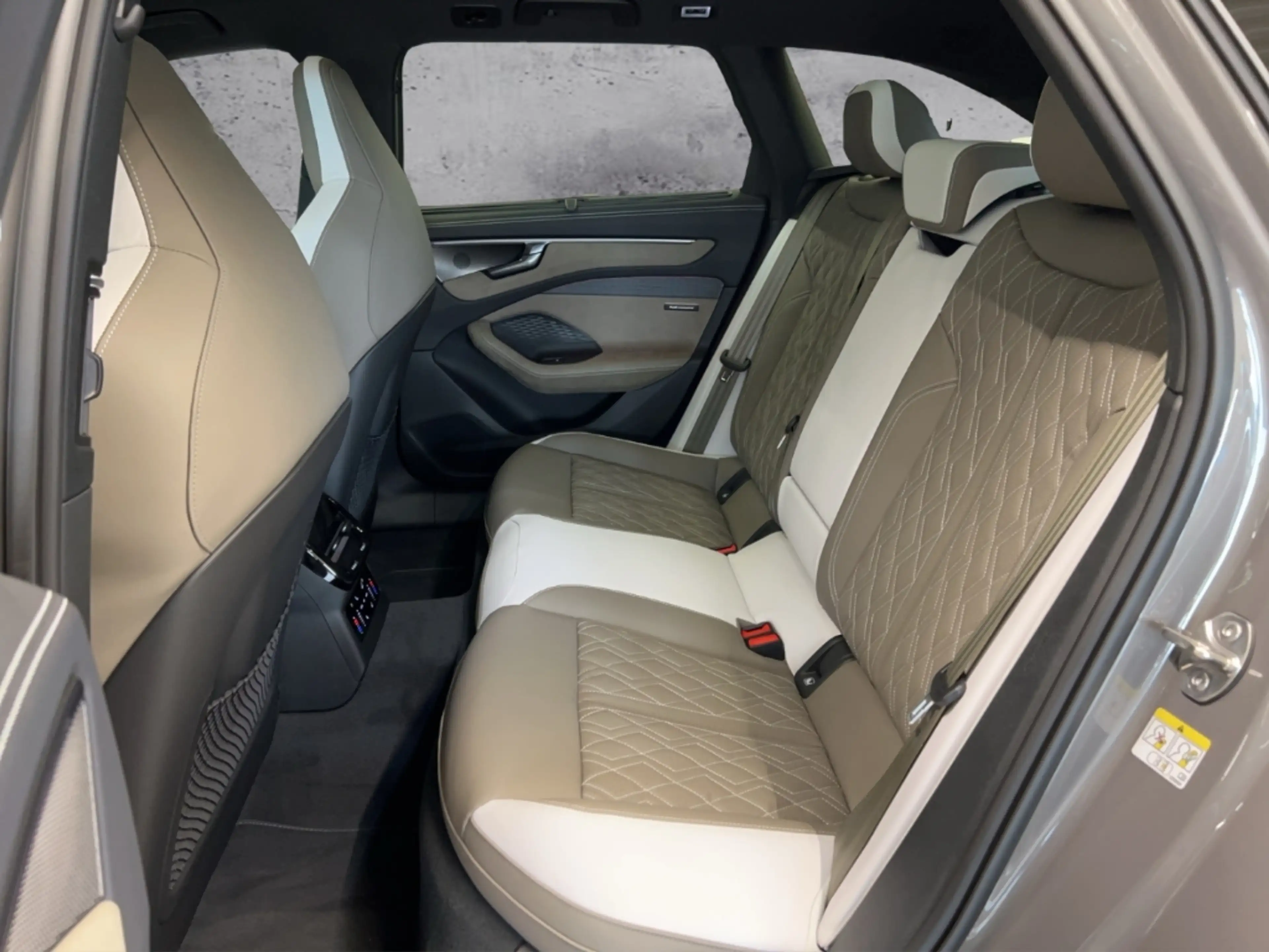 Audi A6 allroad e-hybrid qu.  exclusive ! TECHPRO MATRIX AHK PANO — photo 10