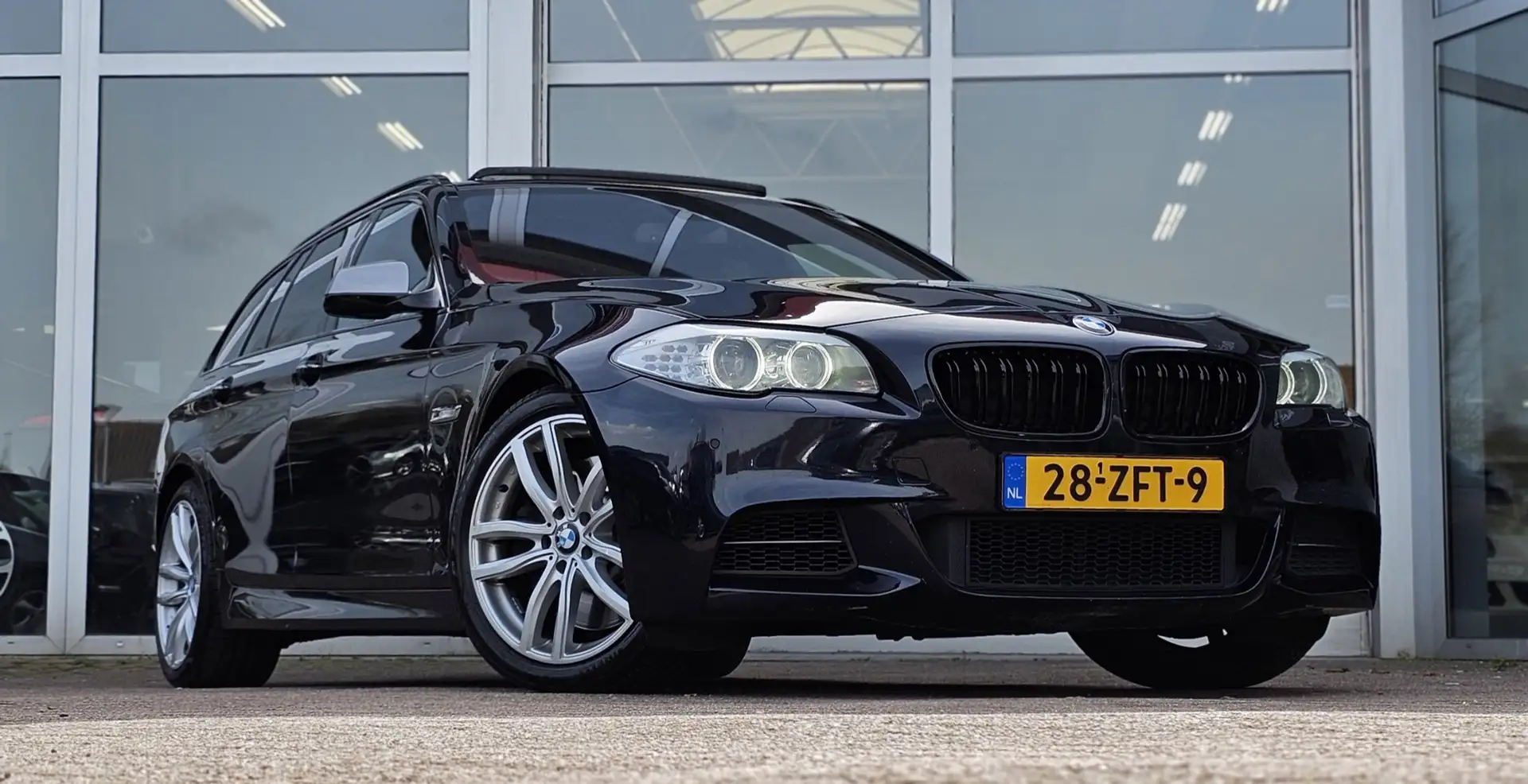 BMW M550 5-serie Touring M550xd Schuifdak Hud Trekhaak Noir - 2