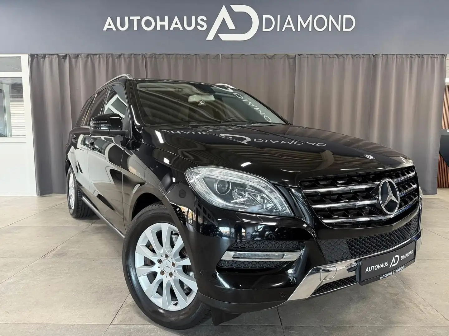 Mercedes-Benz ML 350 BlueTec* 4-MATIC * KAMERA * LUFTFAHRWERK * Noir - 1