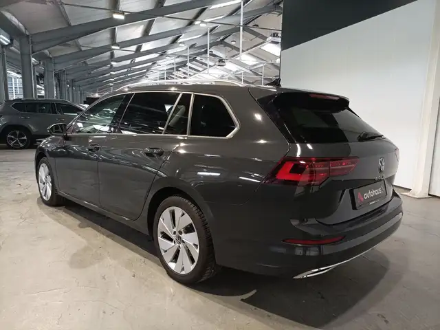Volkswagen Golf view 4