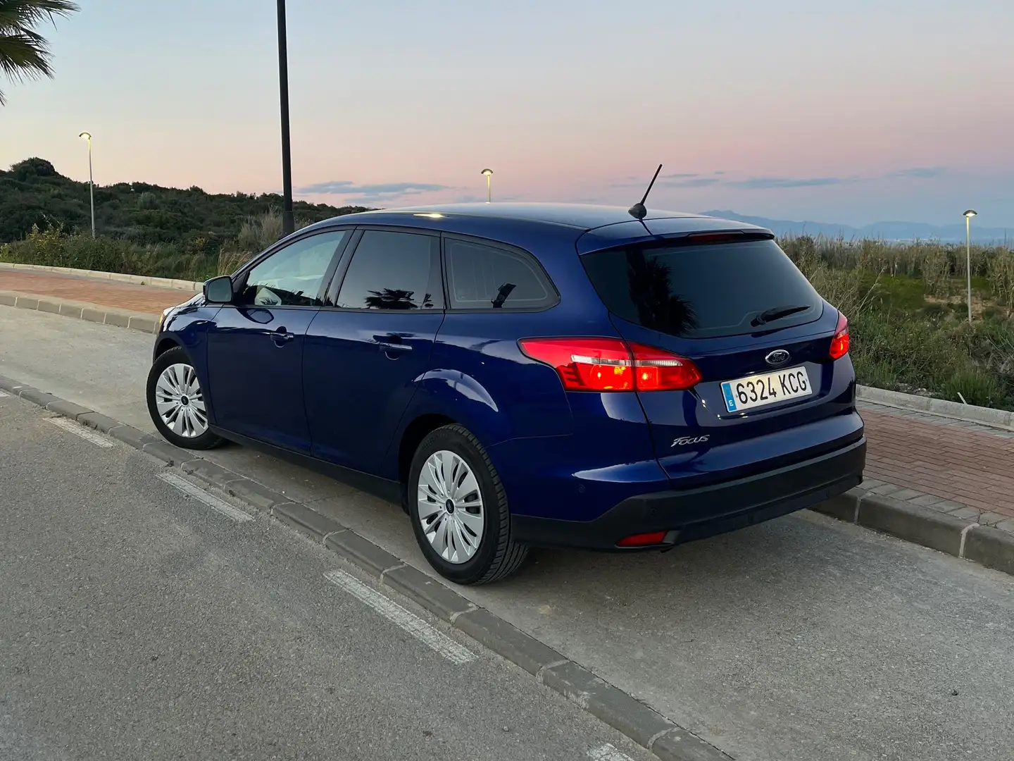 Ford Focus Focus Sb. 1.5TDCi Trend+ 95 Trend+ Azul - 2