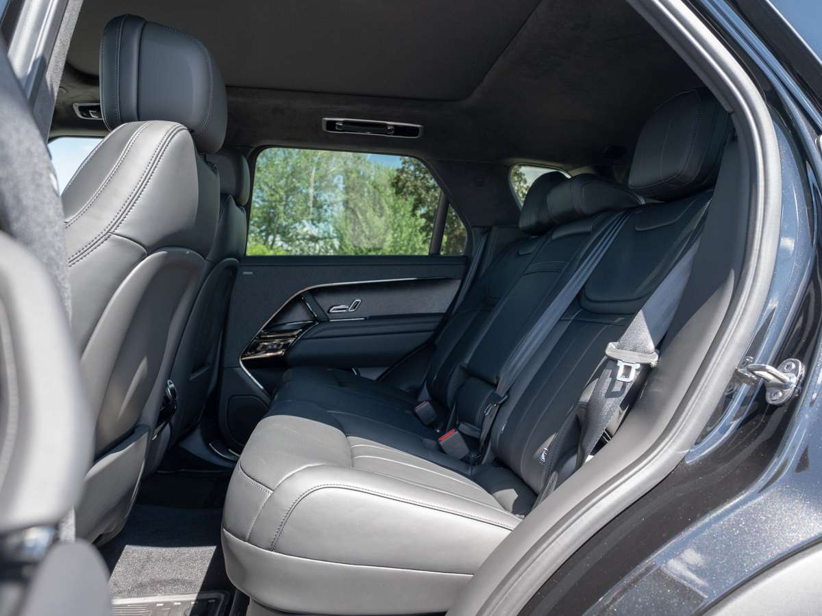 2026 Land Rover Range Rover Sport P400 DYNAMIC HSE alt 5