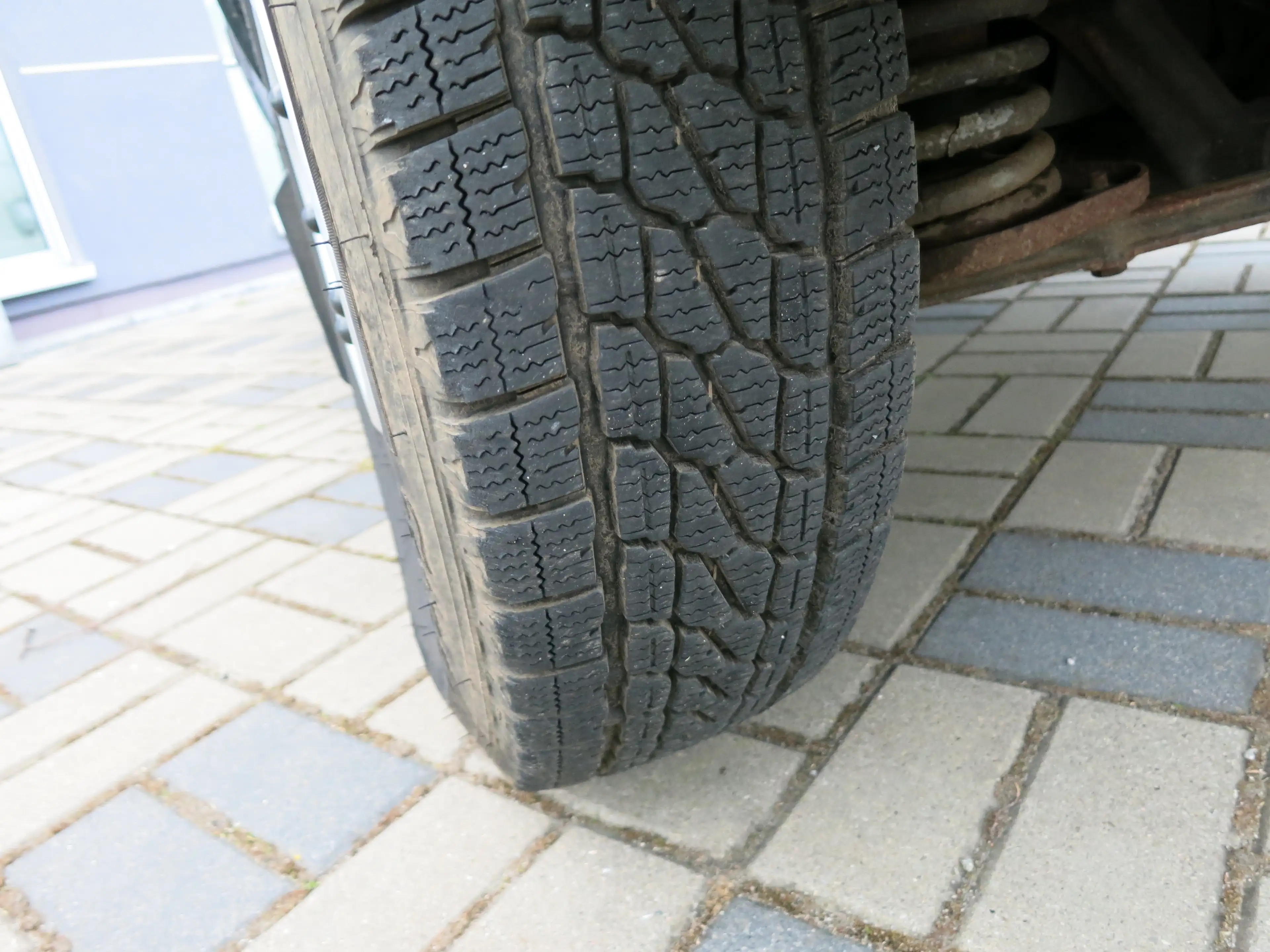 Lada Taiga Basis 4x4 1,9T Anhängelast 1.HAND TÜV+AU NEU — photo 15