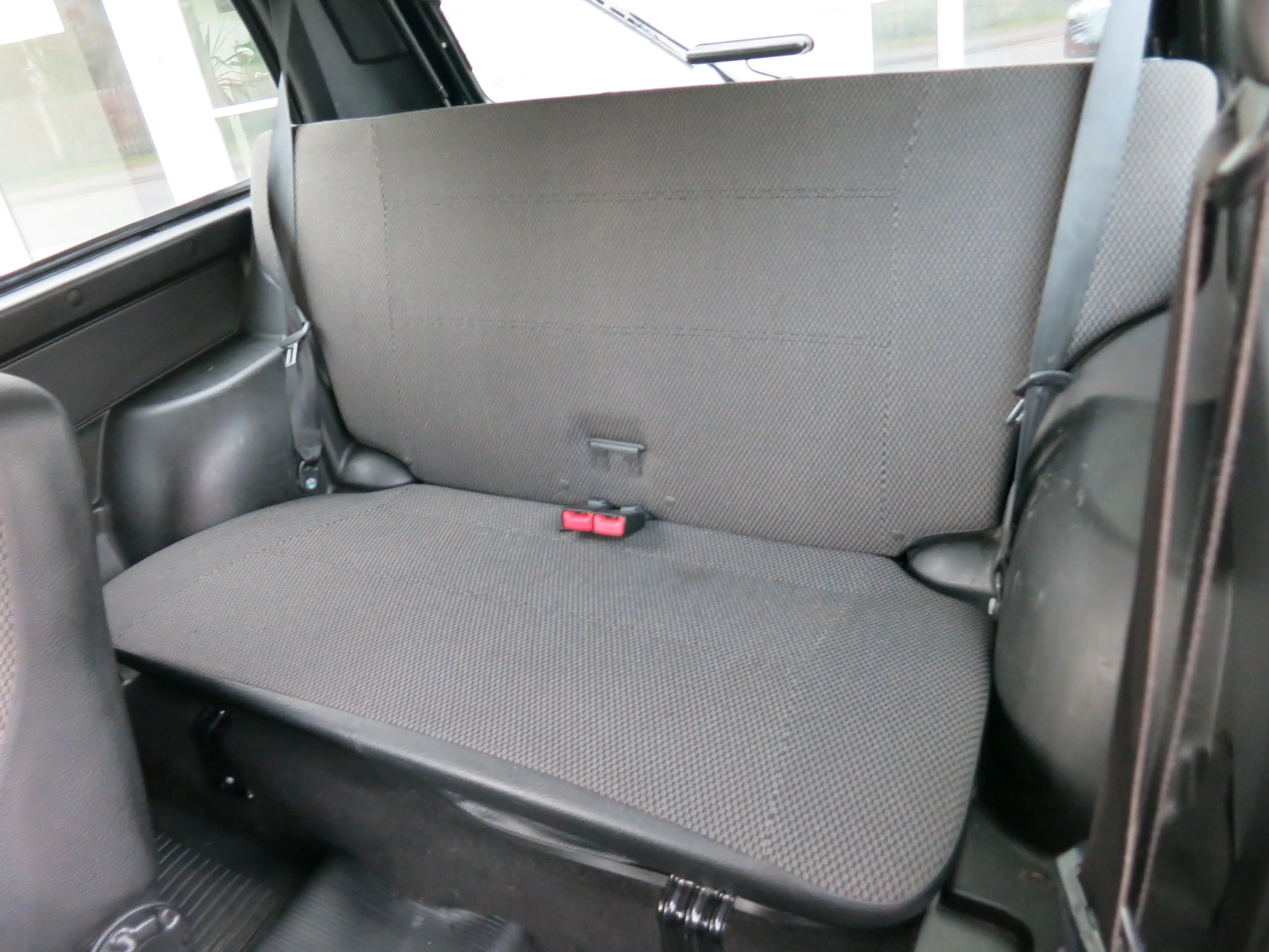 Lada Taiga Basis 4x4 1,9T Anhängelast 1.HAND TÜV+AU NEU — photo 12