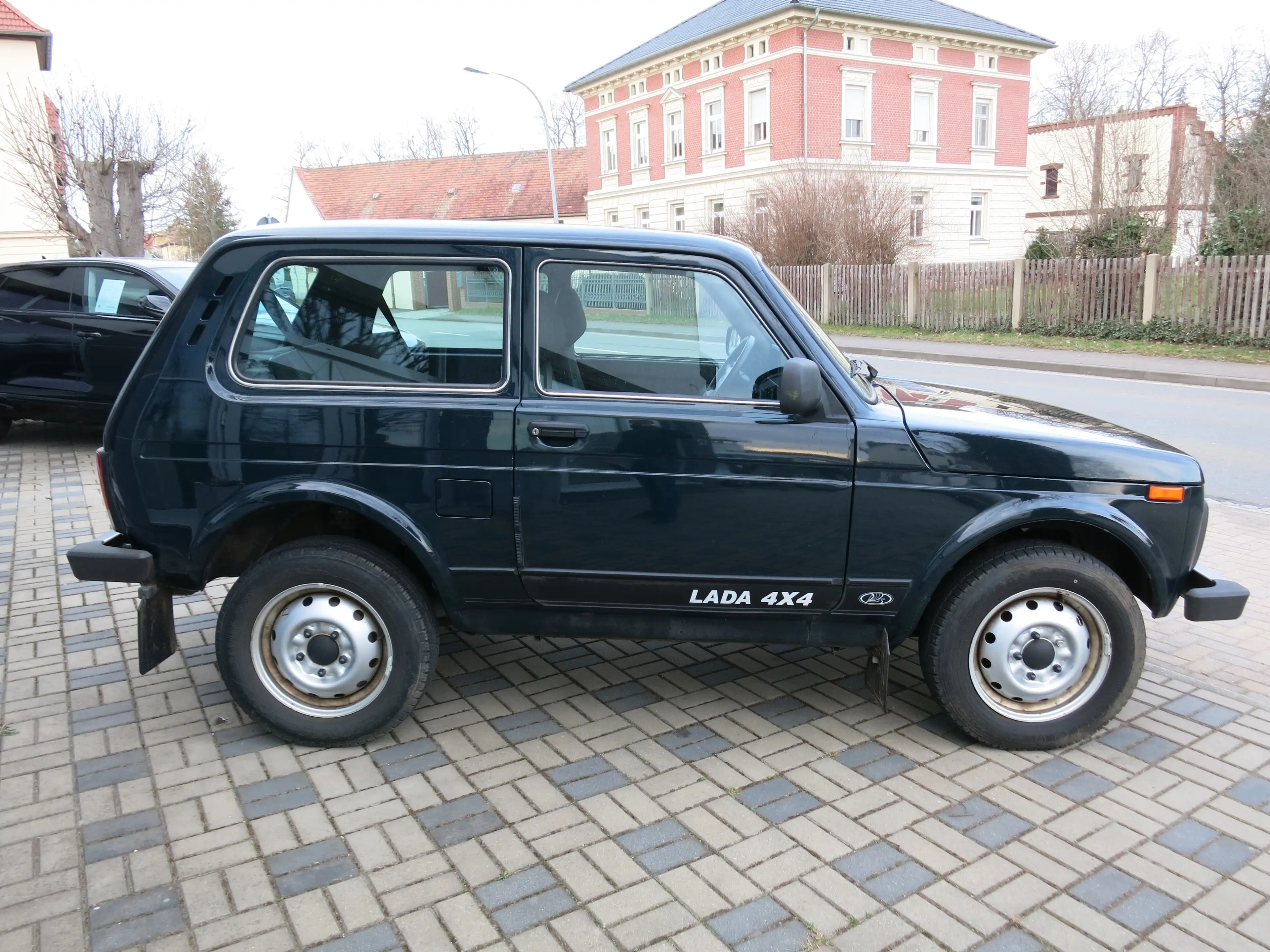 Lada Taiga Basis 4x4 1,9T Anhängelast 1.HAND TÜV+AU NEU — photo 4