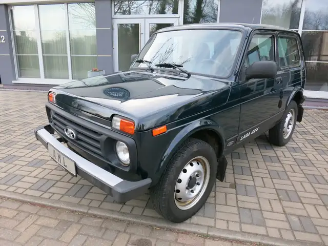 Lada Taiga Basis 4x4 1,9T Anhängelast 1.HAND TÜV+AU NEU