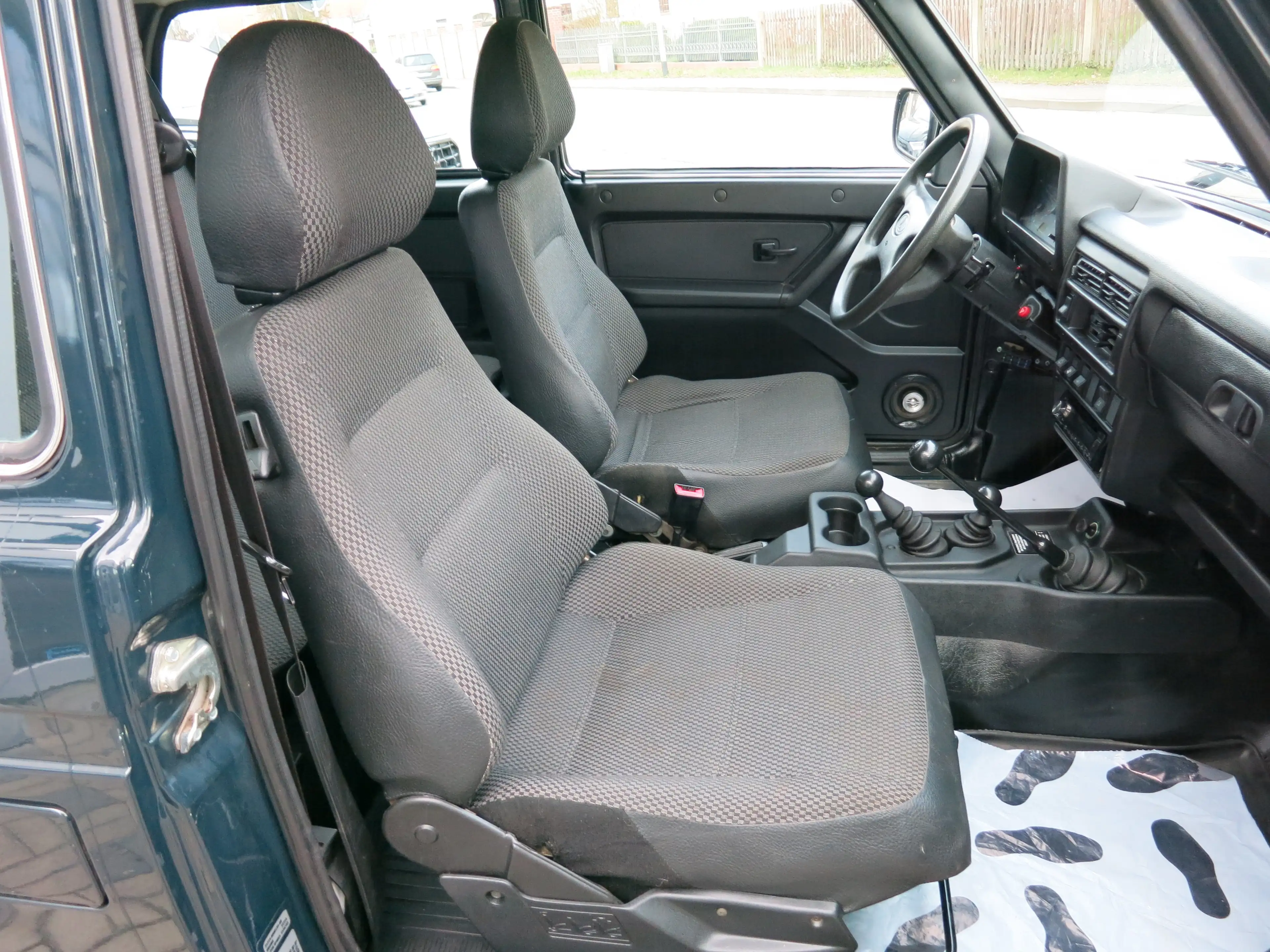 Lada Taiga Basis 4x4 1,9T Anhängelast 1.HAND TÜV+AU NEU — photo 11