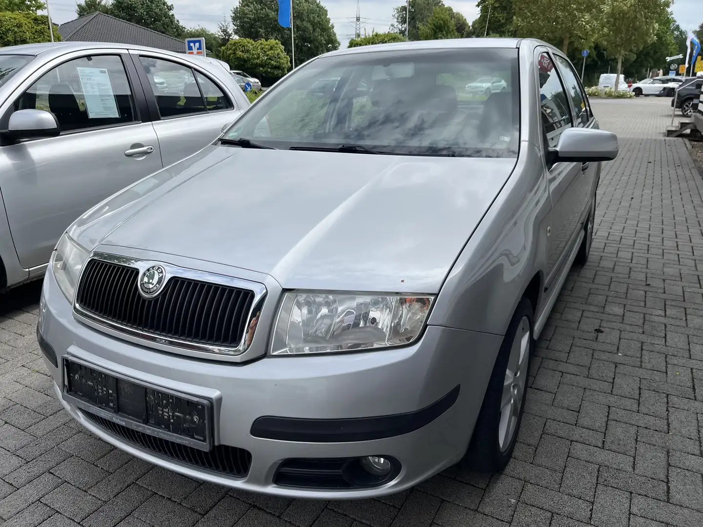 Skoda Fabia Elegance Grau - 1