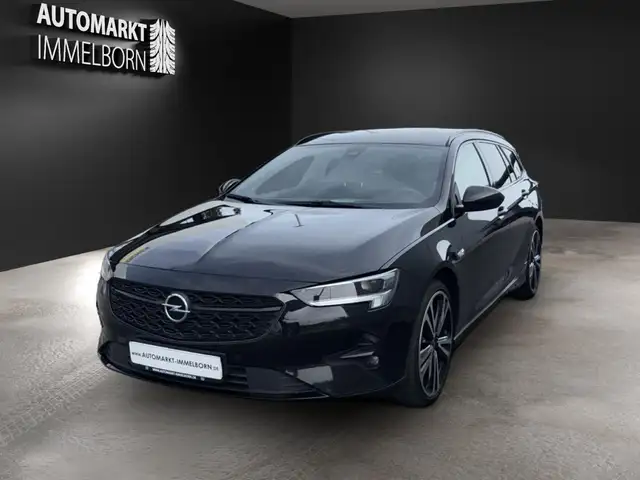 Opel Insignia view 3