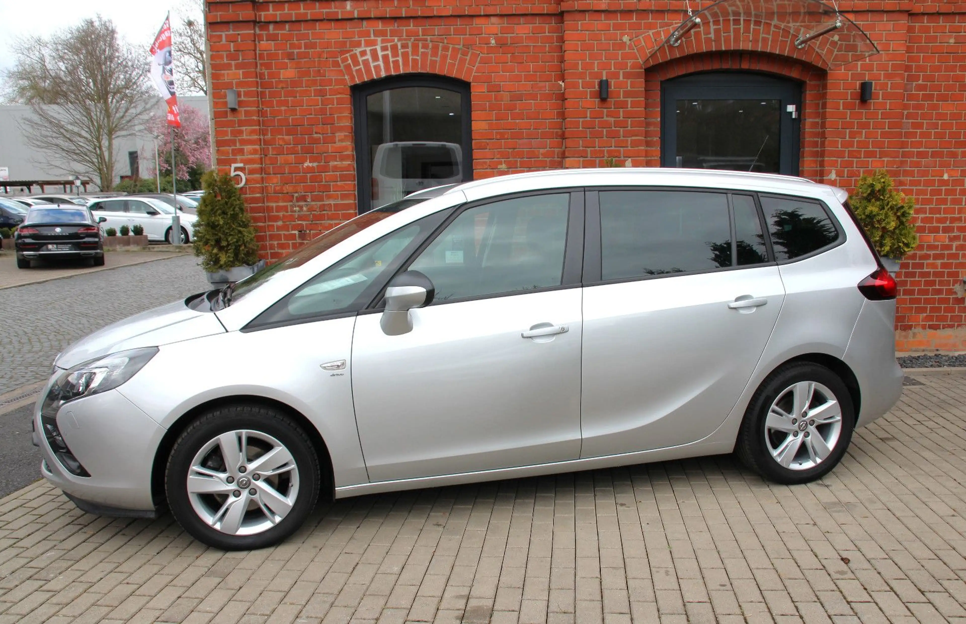Opel Zafira Tourer Innovation Bi-Xenon&Ahk&MFL&Shz — photo 2