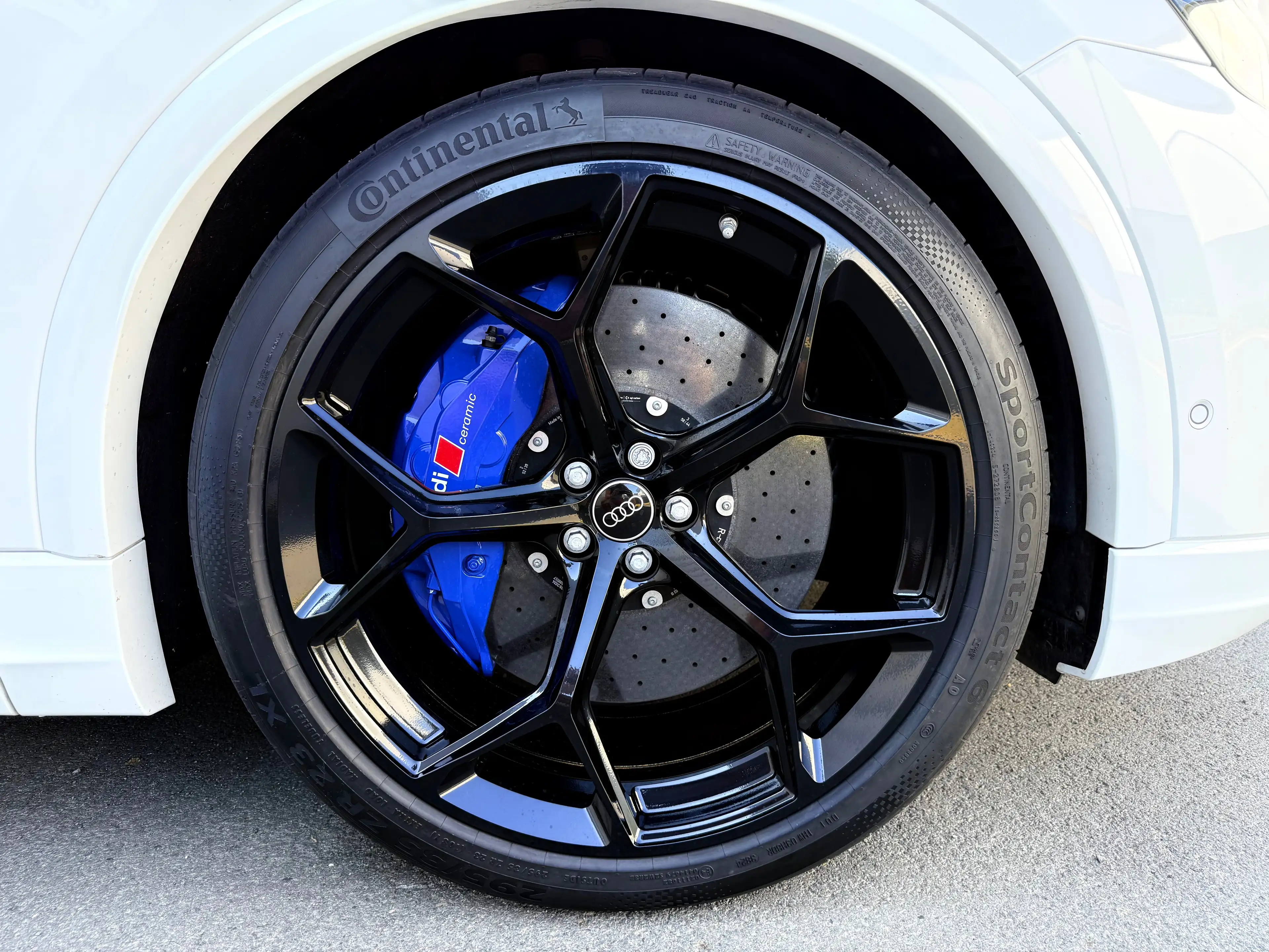 Audi RS Q8 RSQ8 performance Pano Massage HD-Laser 305km/h eAHK 1. Hand Scheckheft unfalfrei — photo 10