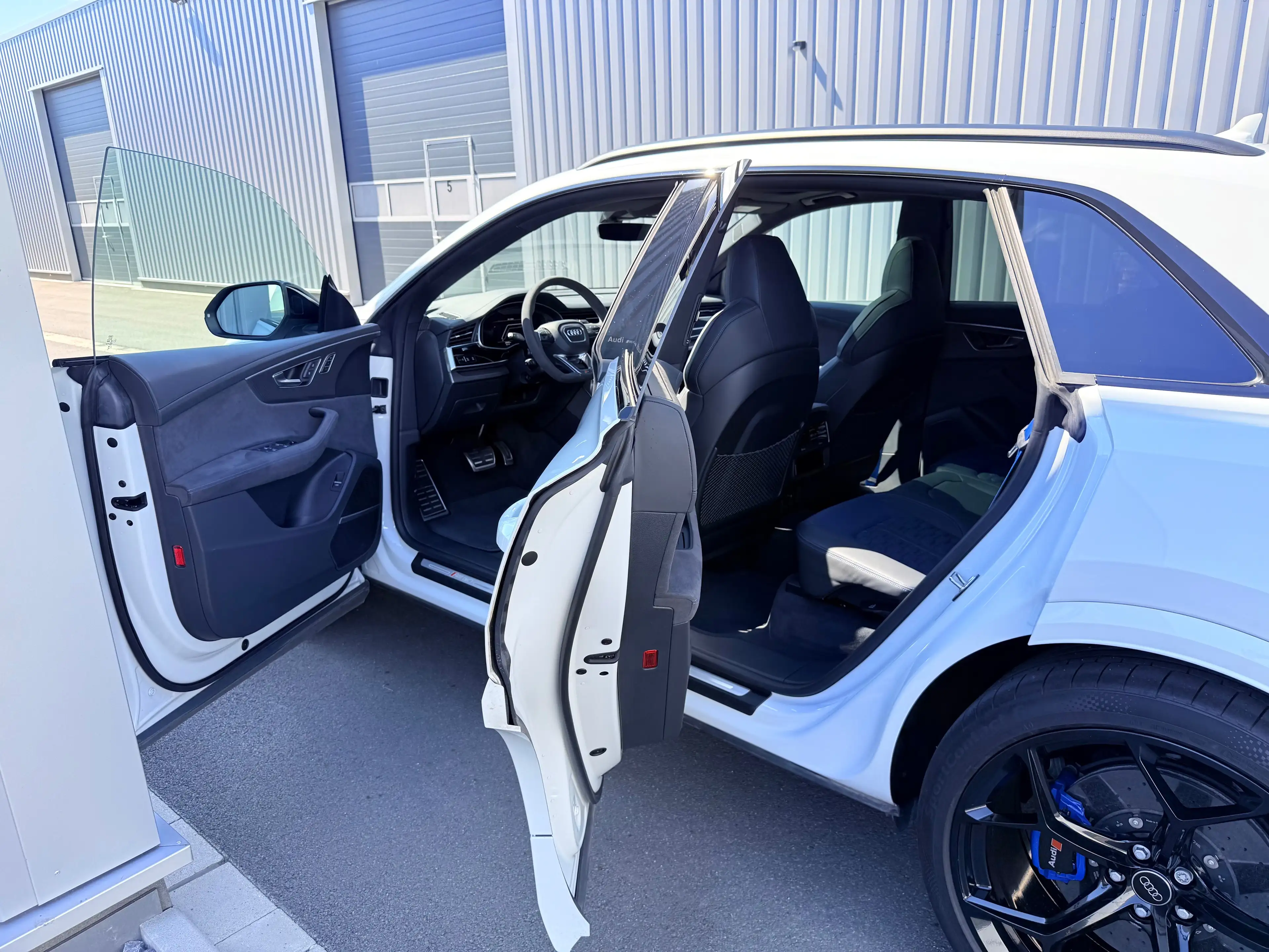 Audi RS Q8 RSQ8 performance Pano Massage HD-Laser 305km/h eAHK 1. Hand Scheckheft unfalfrei — photo 11