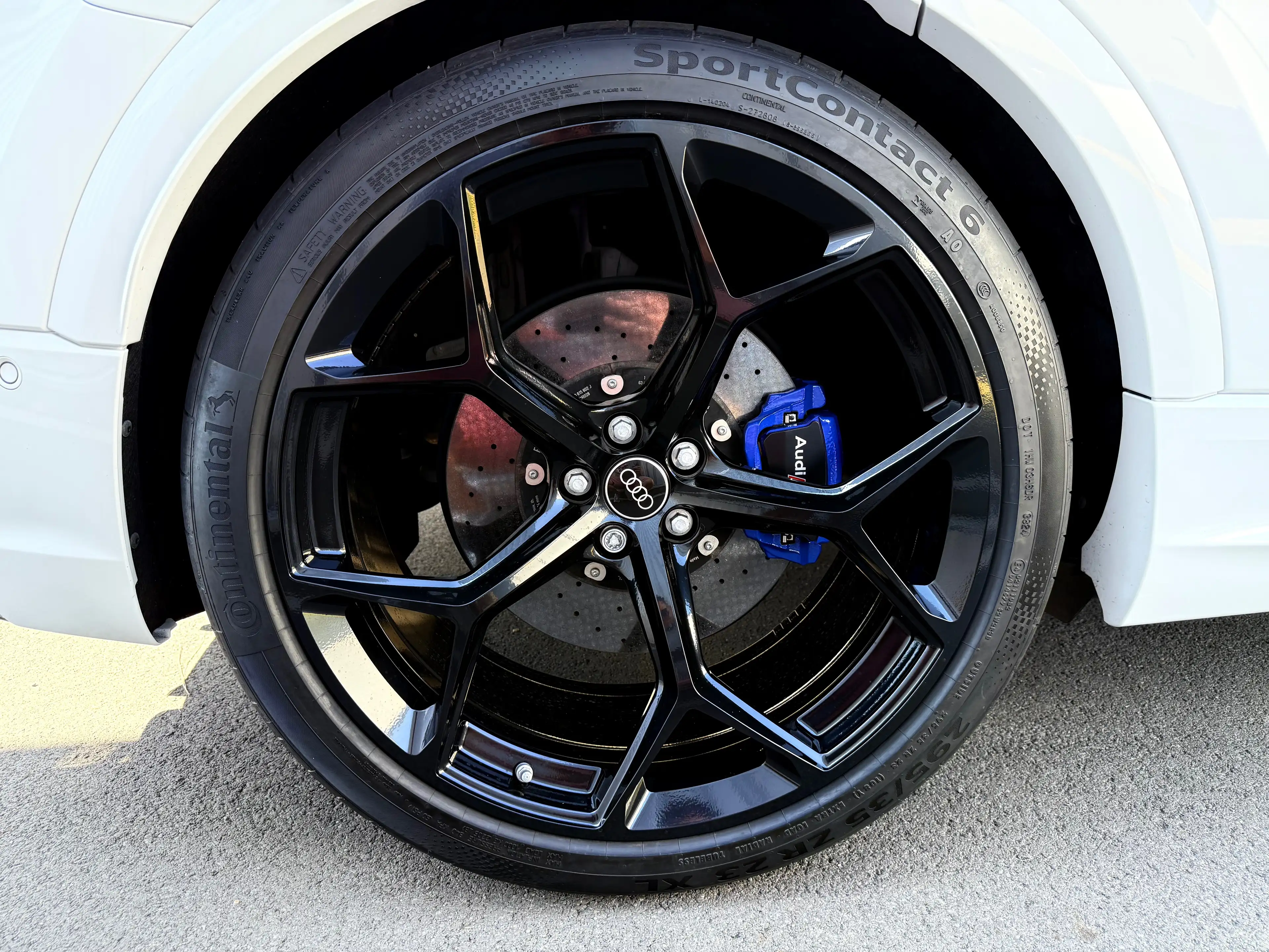 Audi RS Q8 RSQ8 performance Pano Massage HD-Laser 305km/h eAHK 1. Hand Scheckheft unfalfrei — photo 9