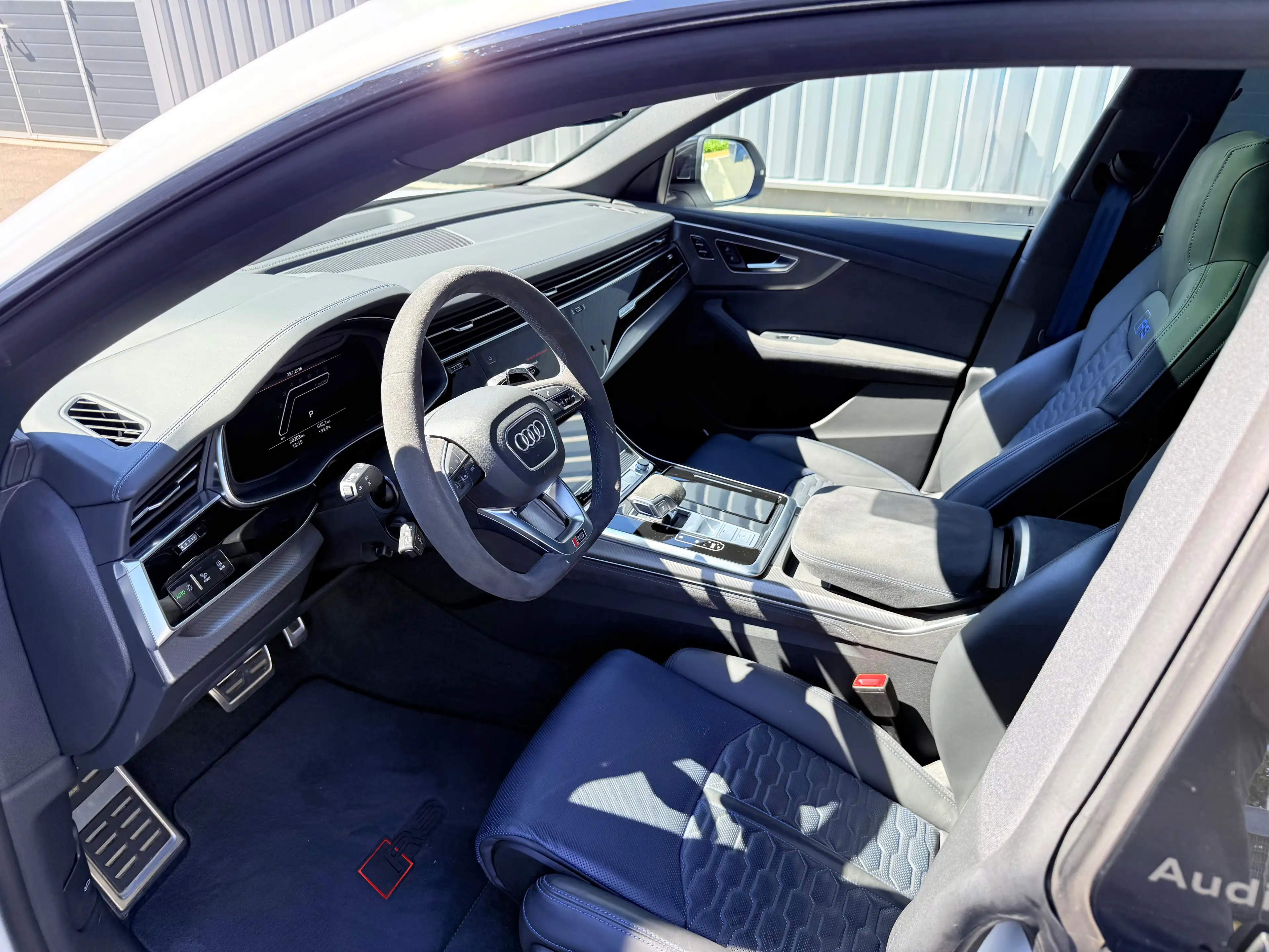 Audi RS Q8 RSQ8 performance Pano Massage HD-Laser 305km/h eAHK 1. Hand Scheckheft unfalfrei — photo 12