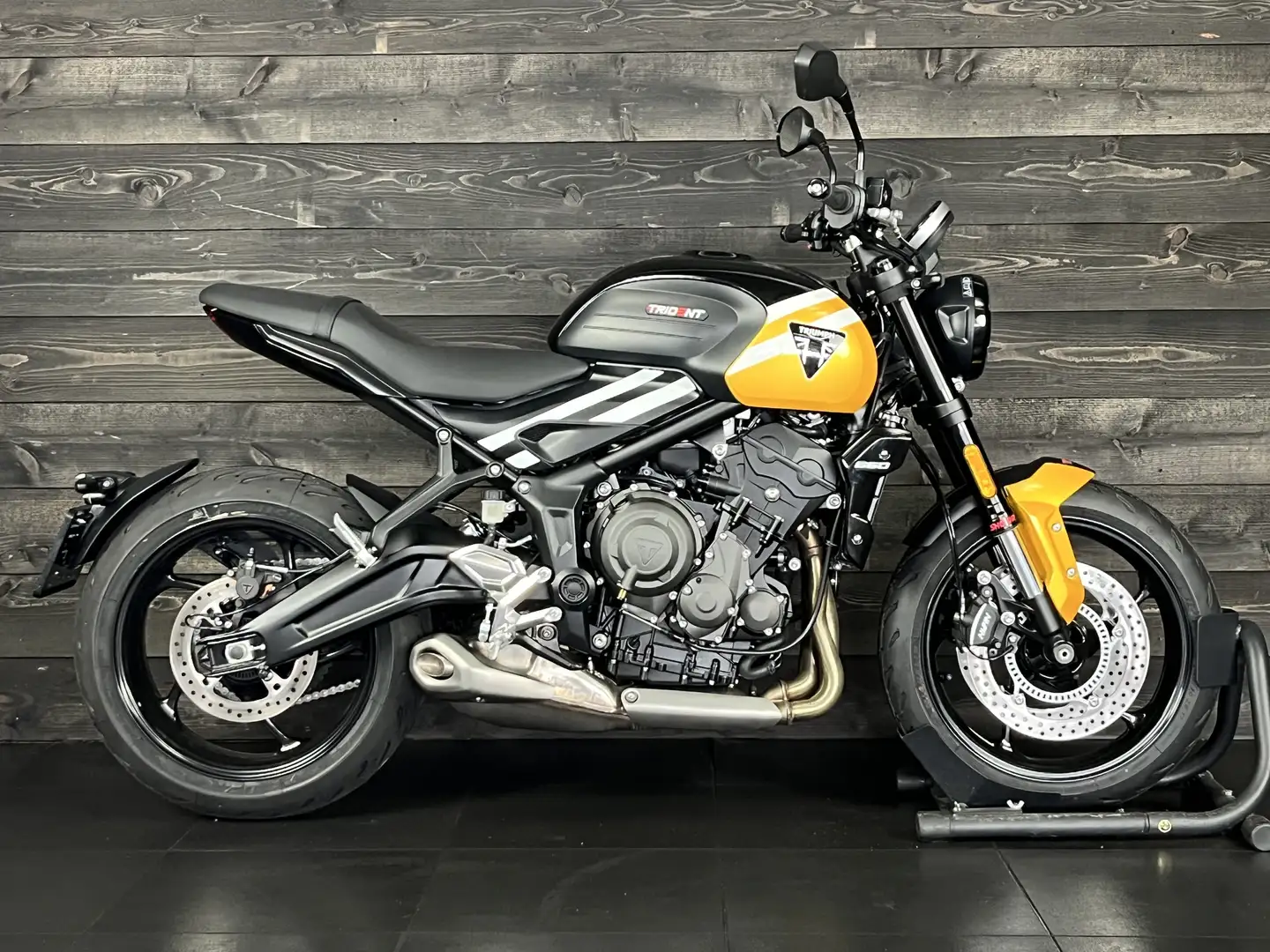 Triumph Trident 660 Geel - 1