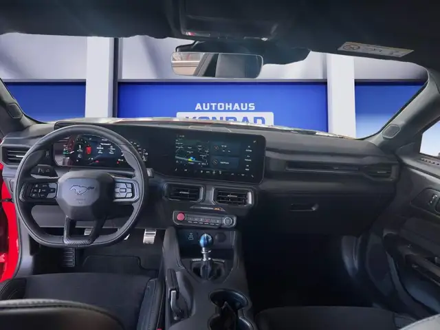 Ford Mustang view 10
