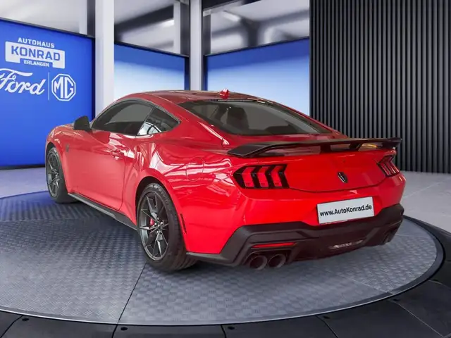 Ford Mustang view 4
