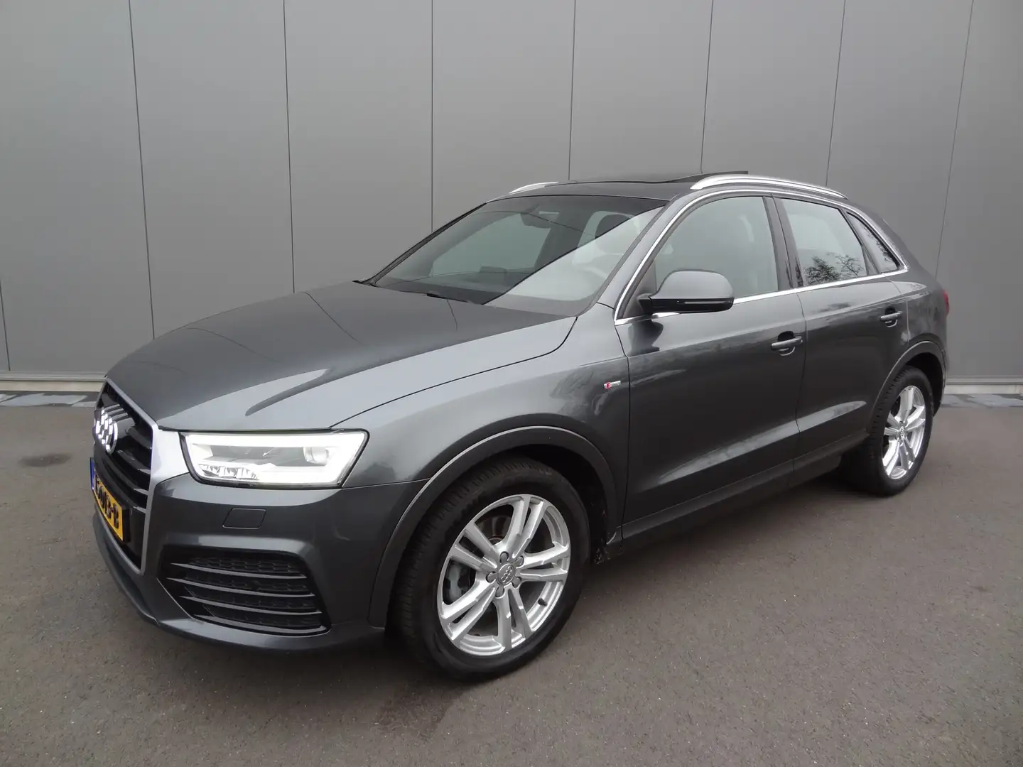 Audi Q3 2.0 TFSI quattro | 180 PK | 3X S-LINE | PANO | BOS Grijs - 2