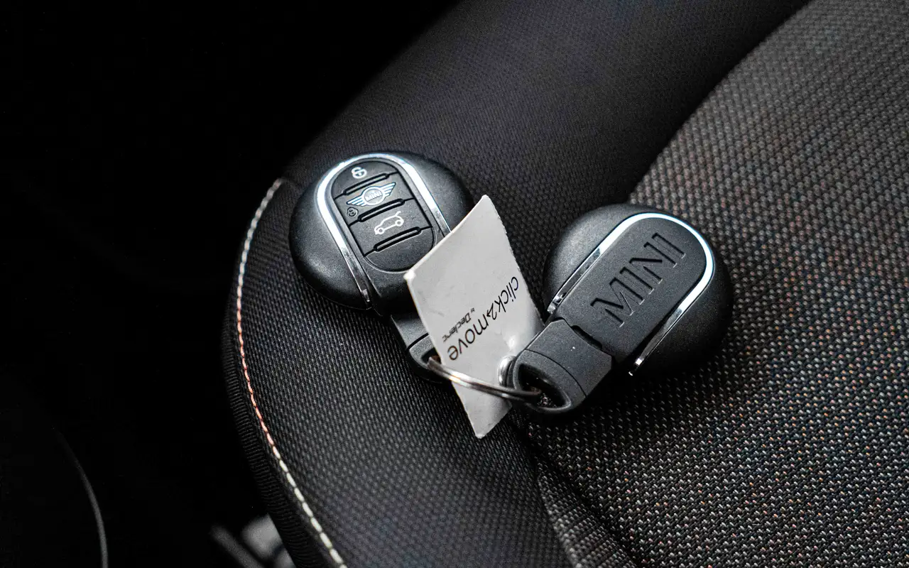 MINI One Mini One Essential Incl. LED - Carplay - Navi 25