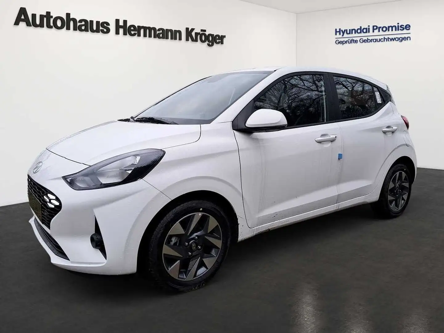 Hyundai i10 1.0 Trend Navi/Sitzhzg./R.Kamera/15'Alu uvm Blanc - 1