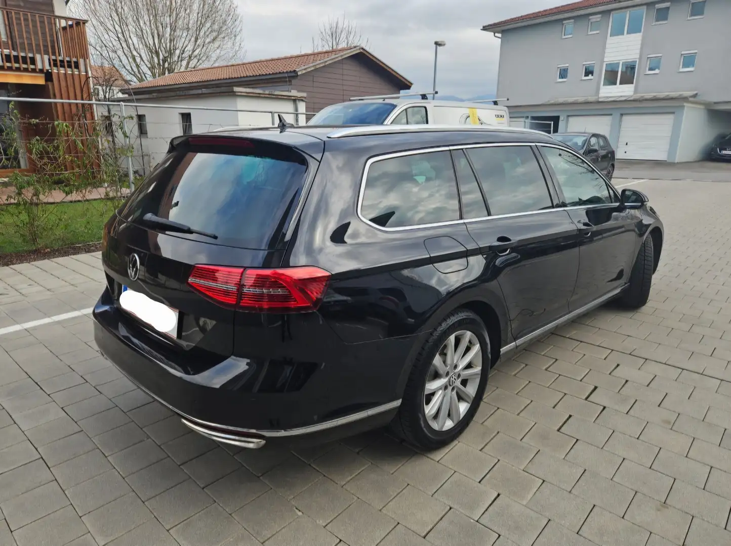 Volkswagen Passat Variant Highline 2,0 TDI DSG Schwarz - 2