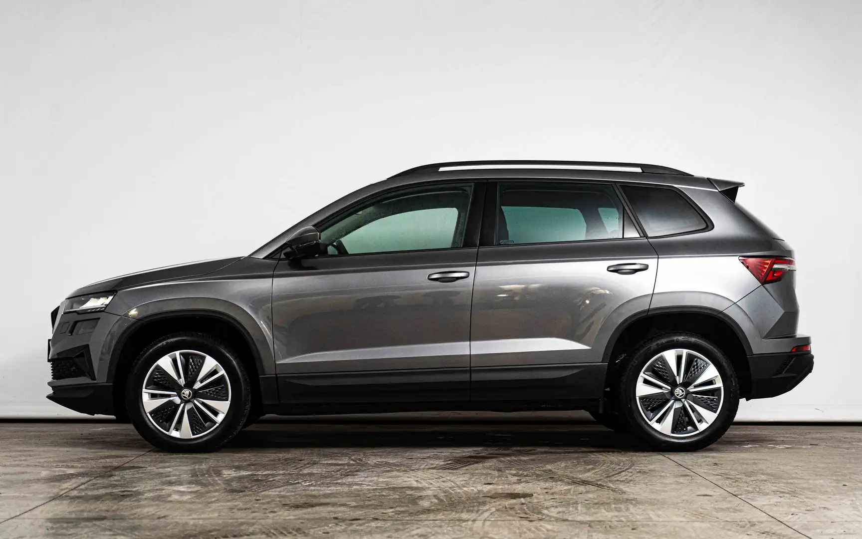 Skoda Karoq 1.5 TSI ACT Ambition DSG Сірий - 2