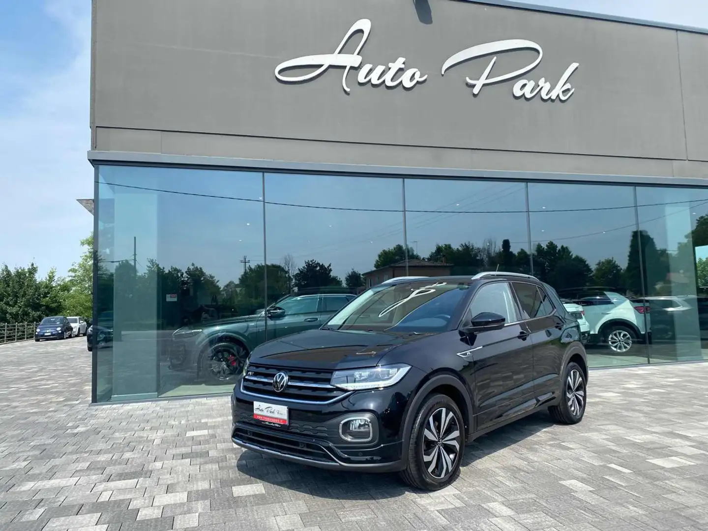 Volkswagen T-Cross 1.0 TSI 110 CV DSG Advanced R-Line Nero - 1