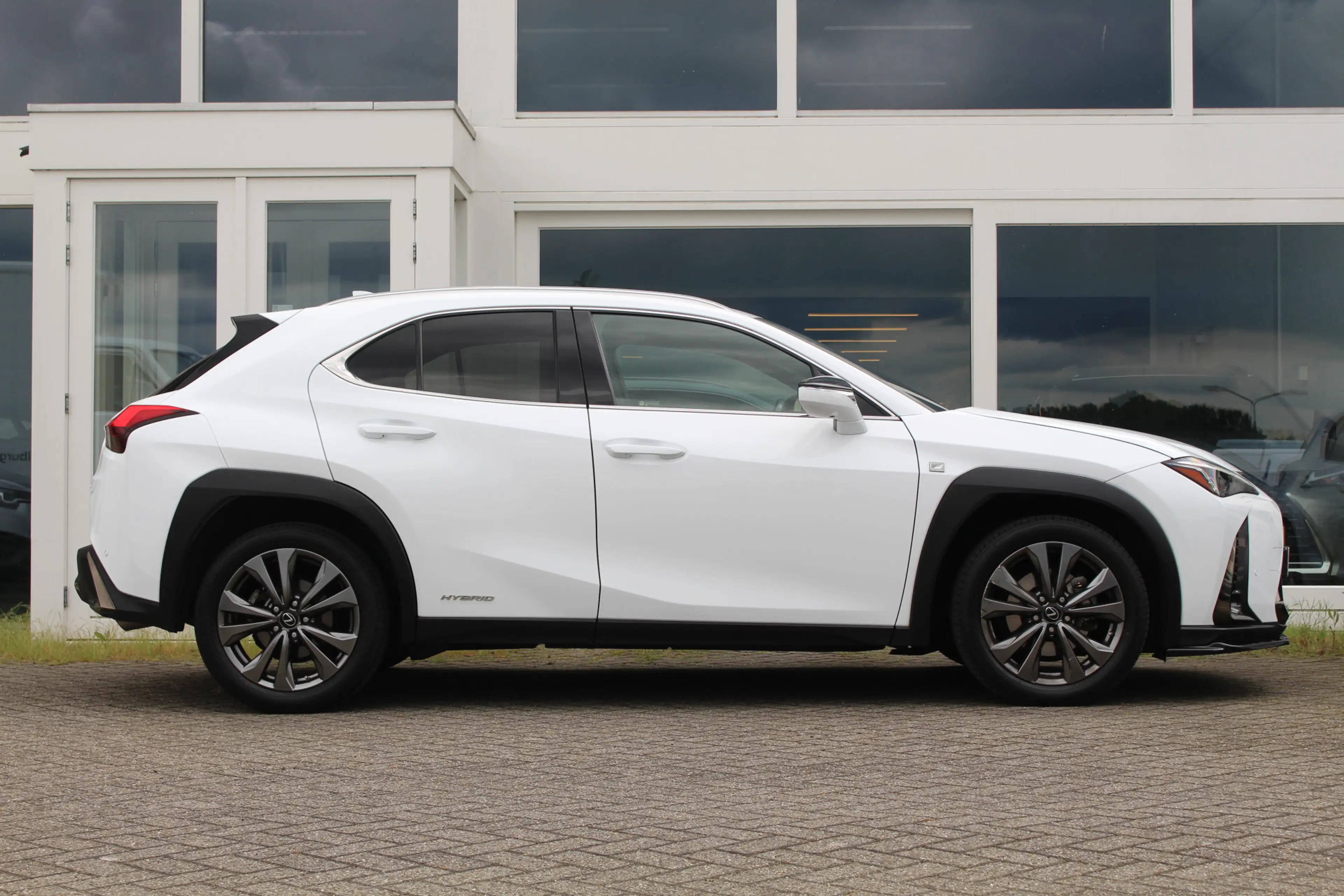 Lexus UX 250h Hybride AWD F-Sport Premium I Wit Metallic I Mark — photo 14