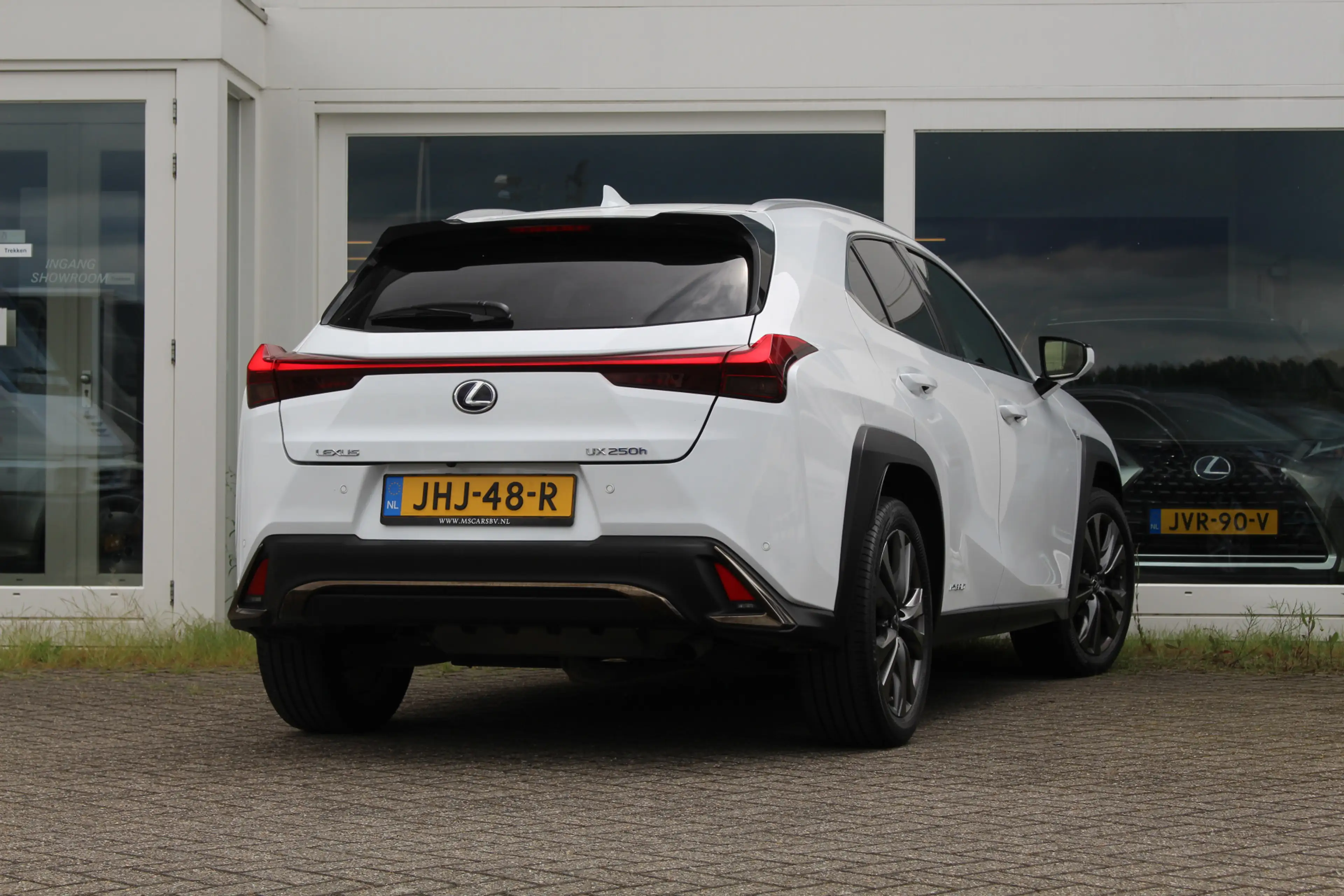 Lexus UX 250h Hybride AWD F-Sport Premium I Wit Metallic I Mark — photo 2