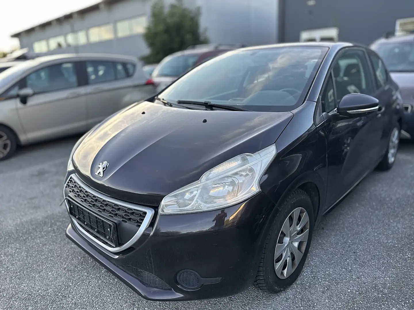 Peugeot 208 Access 1,0 VTi 68 Grau - 2